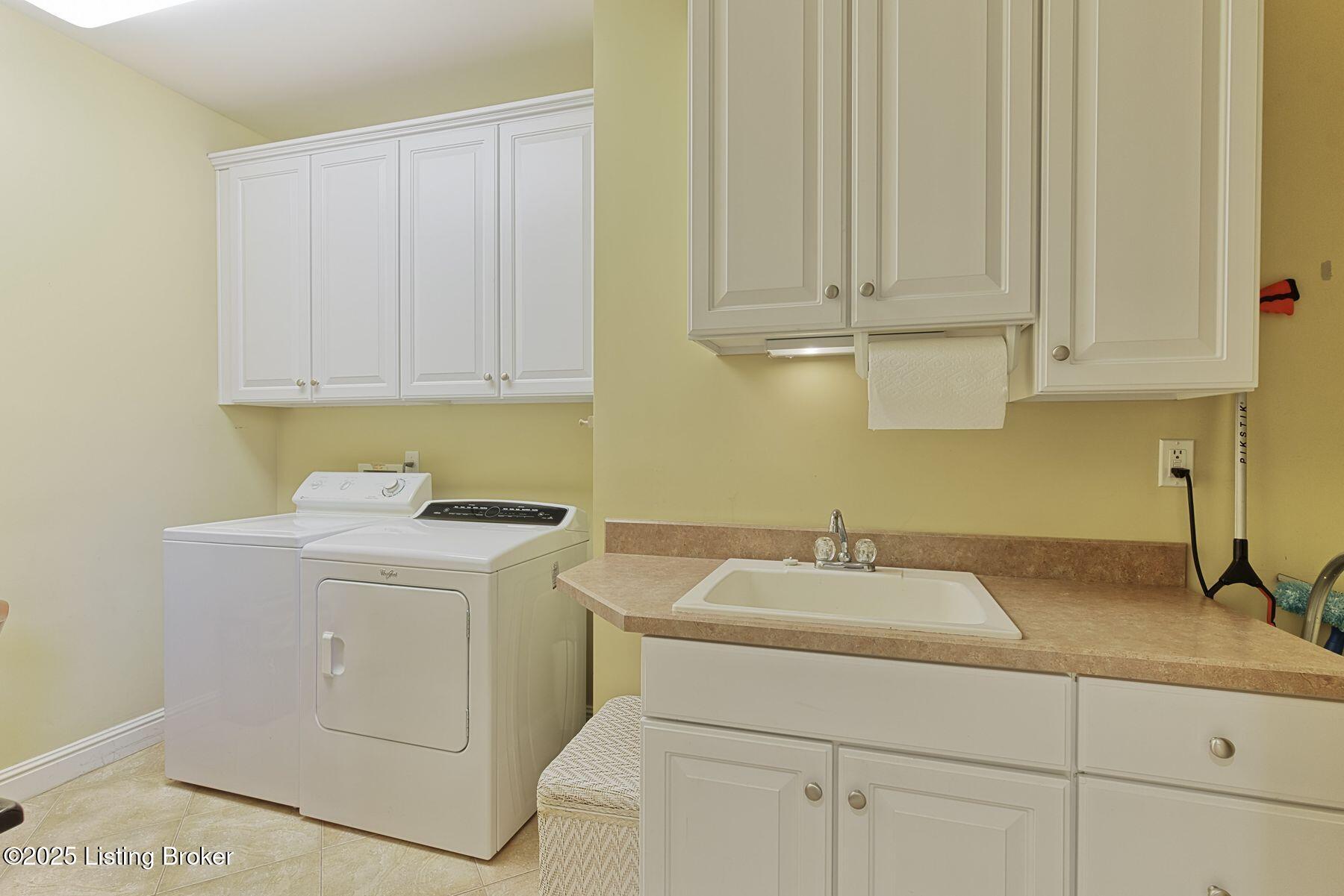2711 Alia Cir