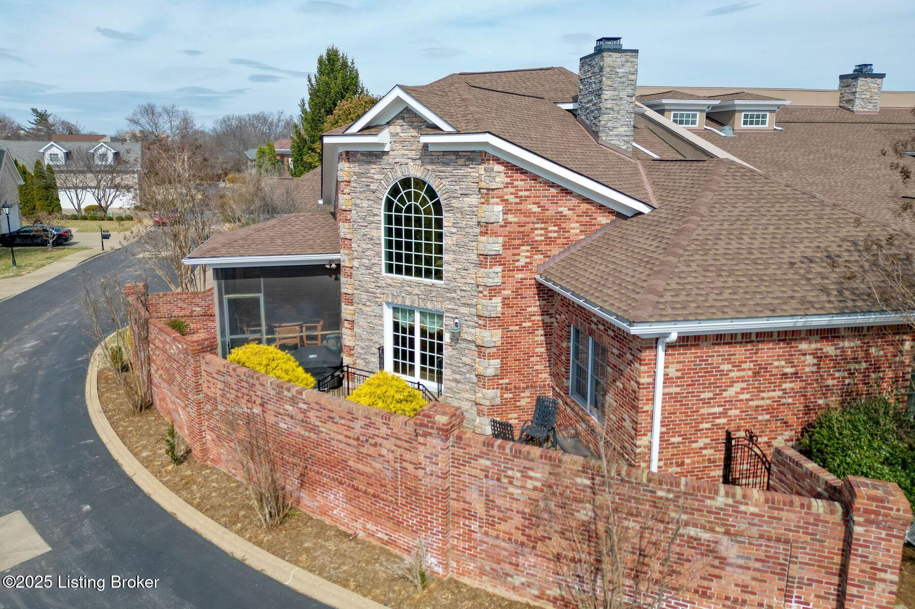 2711 Alia Cir
