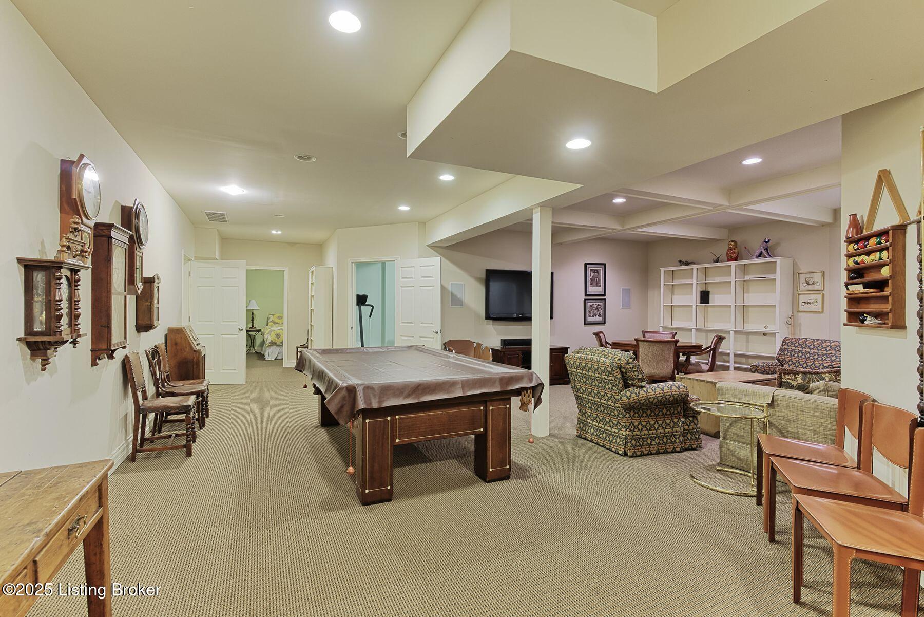 2711 Alia Cir