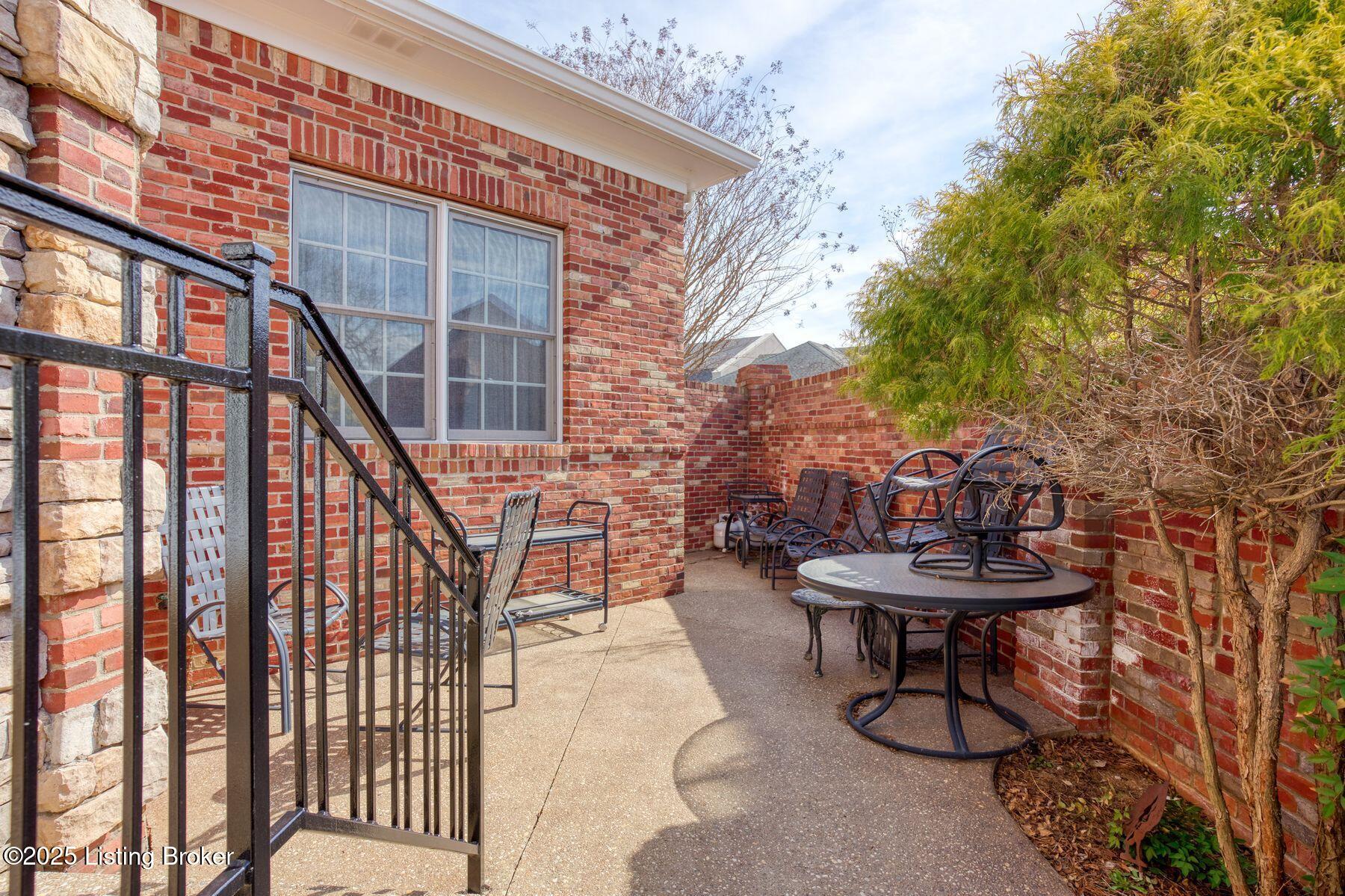 2711 Alia Cir