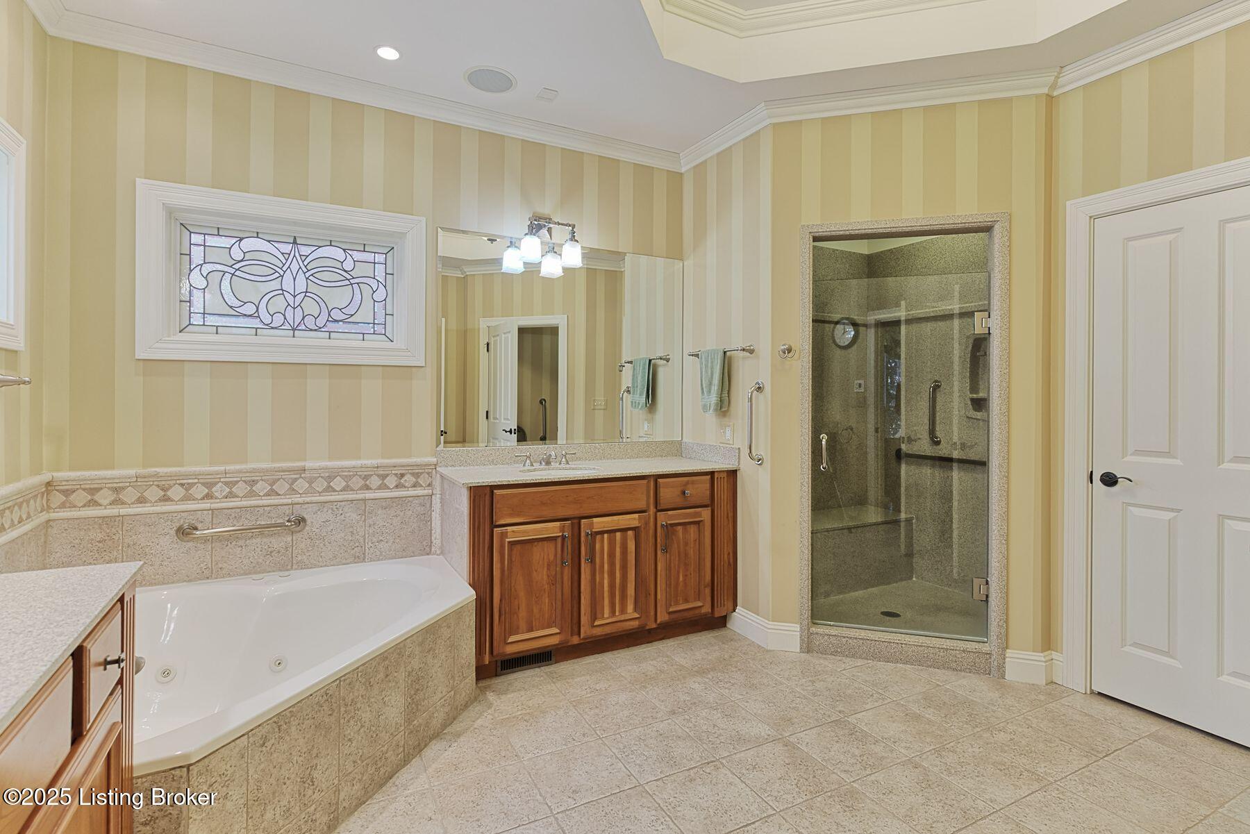 2711 Alia Cir