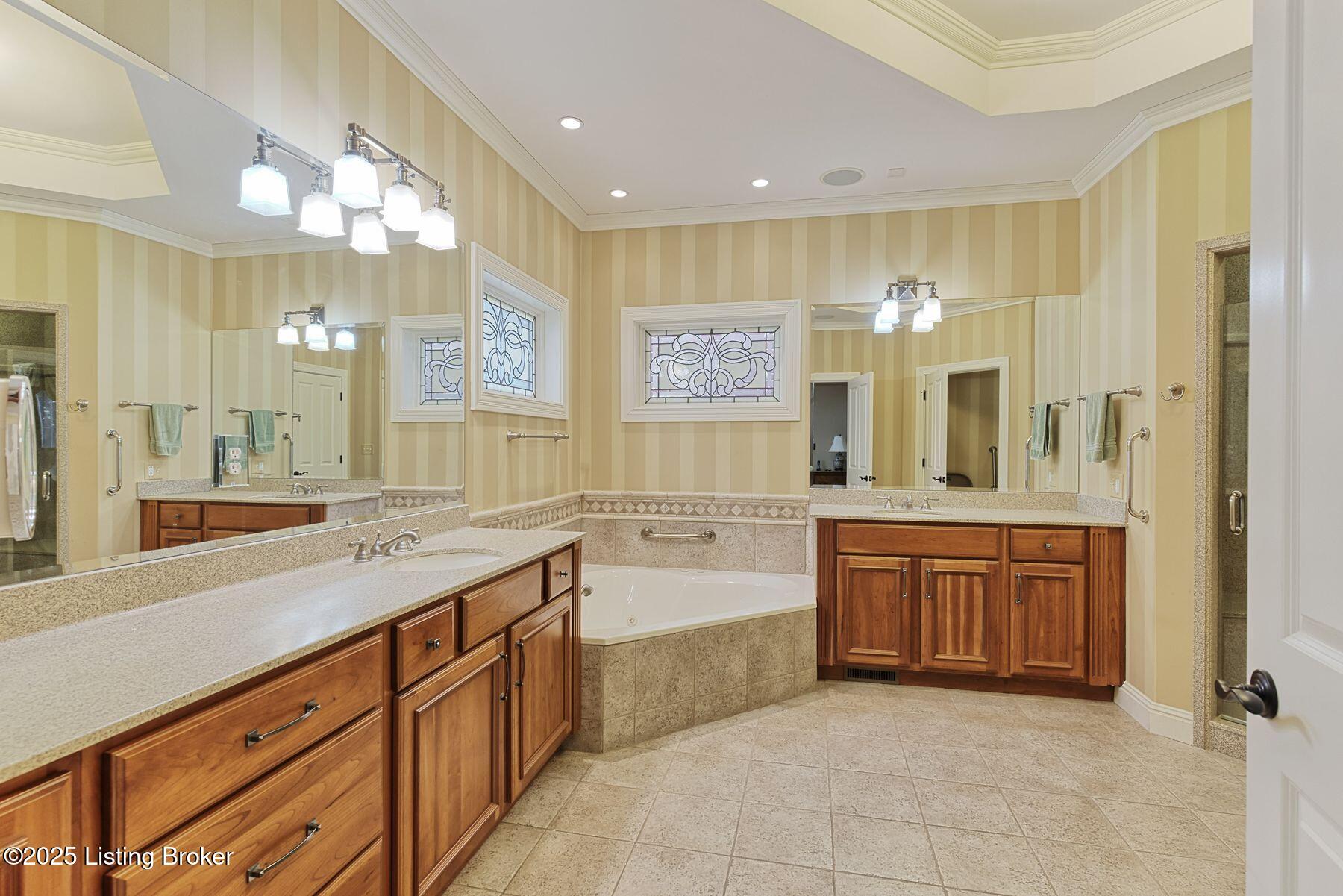 2711 Alia Cir