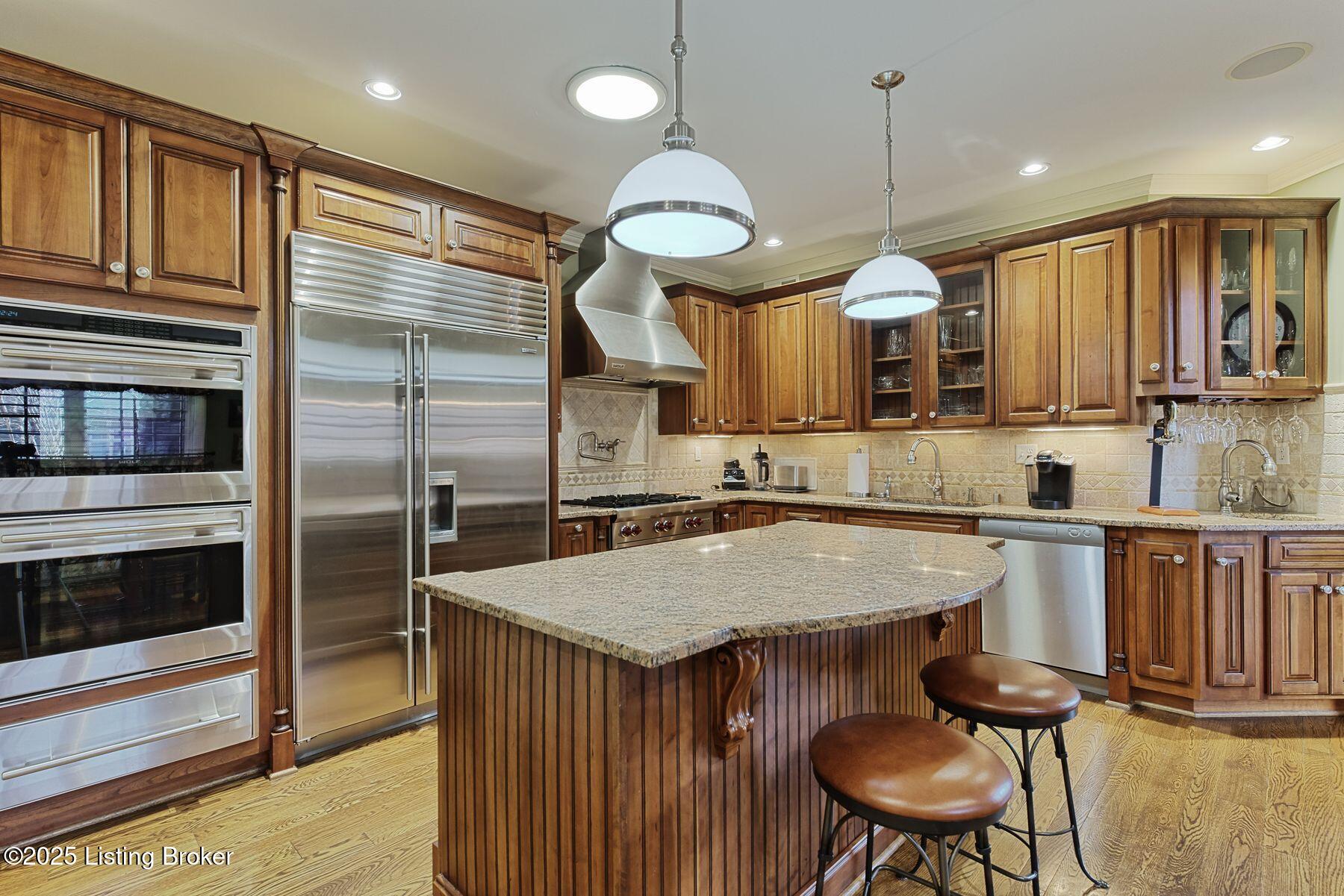 2711 Alia Cir