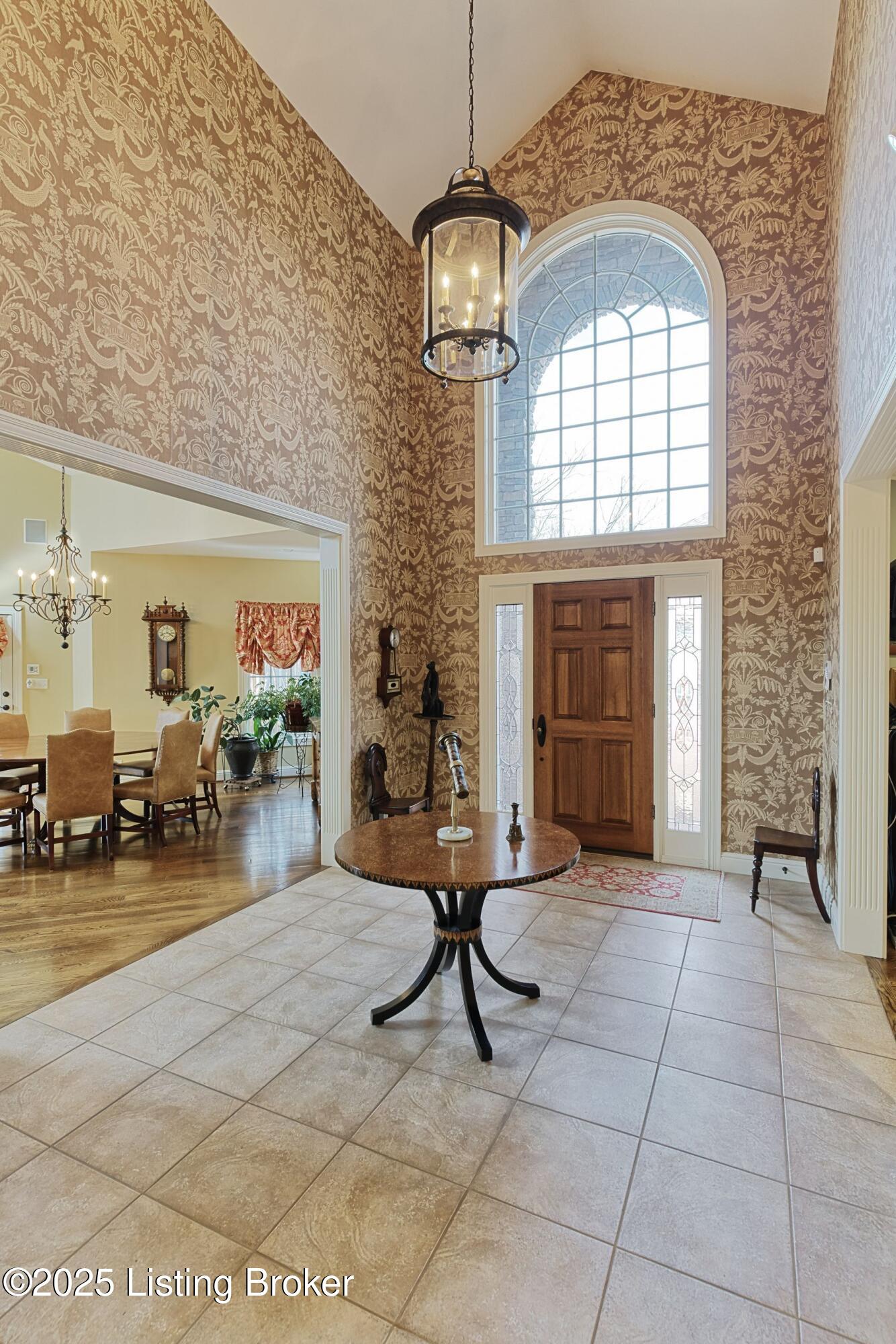2711 Alia Cir