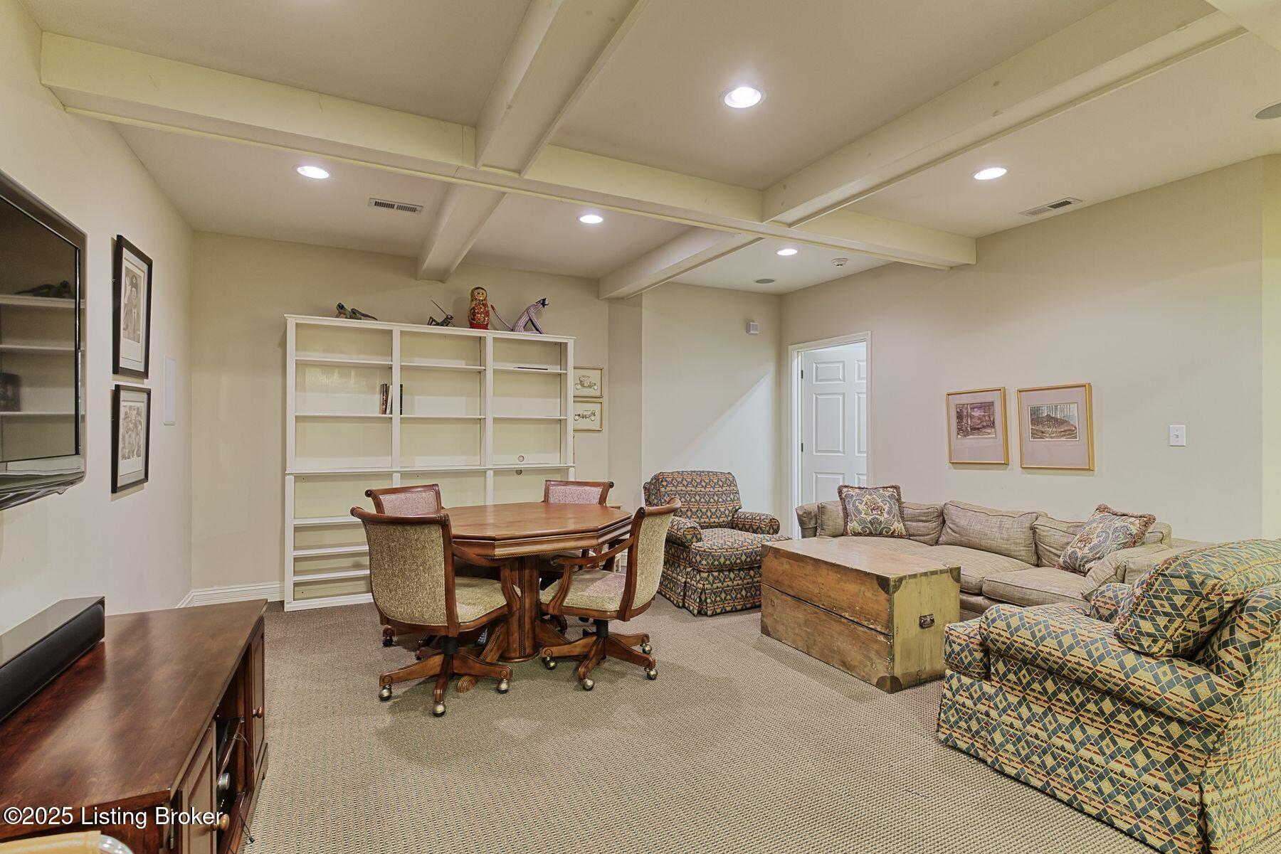 2711 Alia Cir