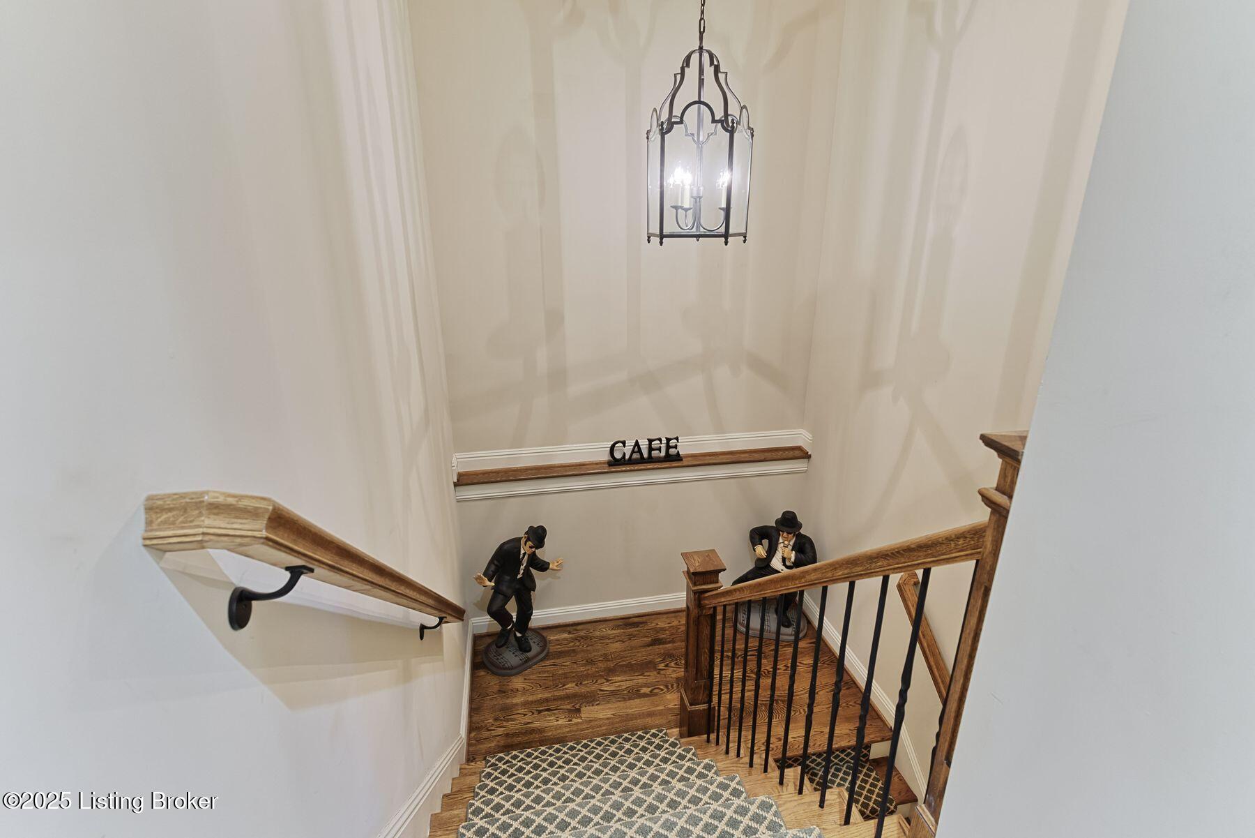2711 Alia Cir