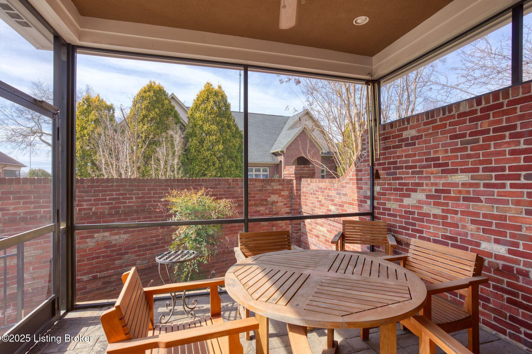 2711 Alia Cir