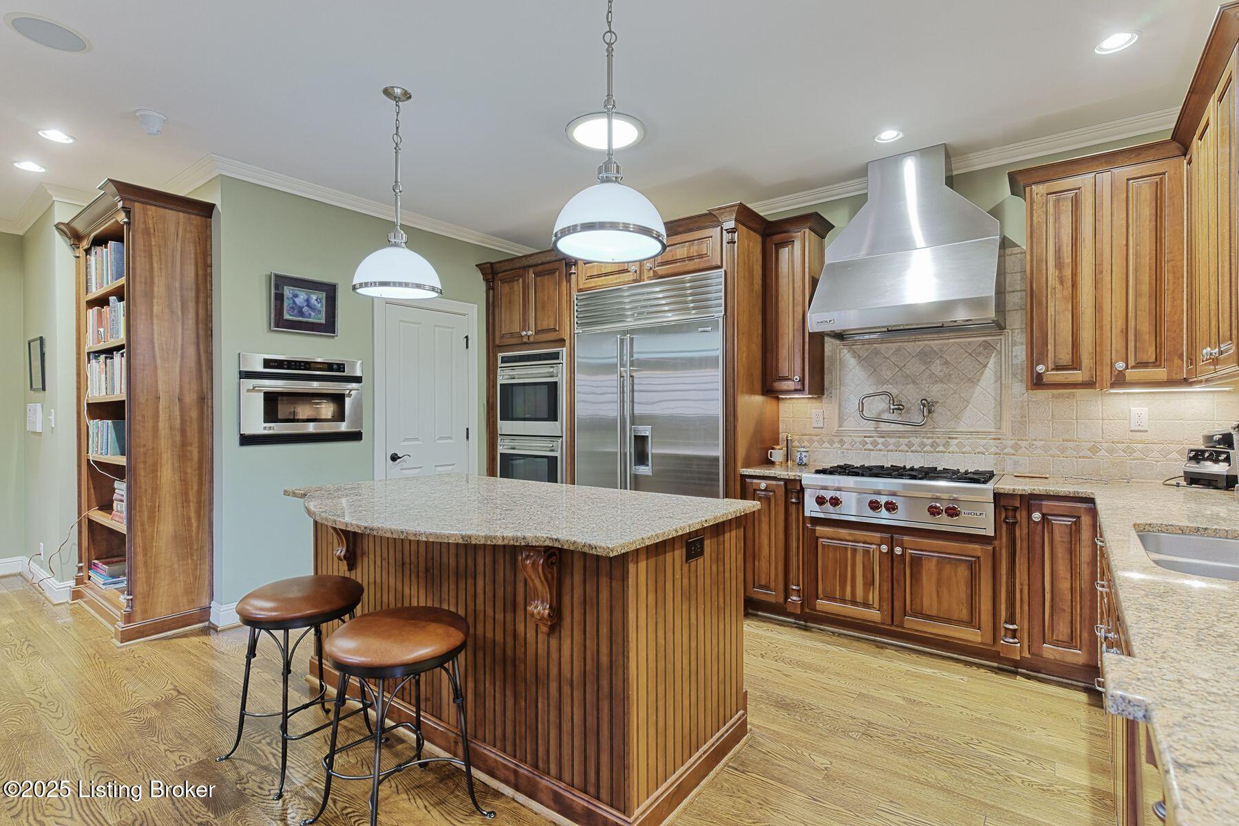 2711 Alia Cir