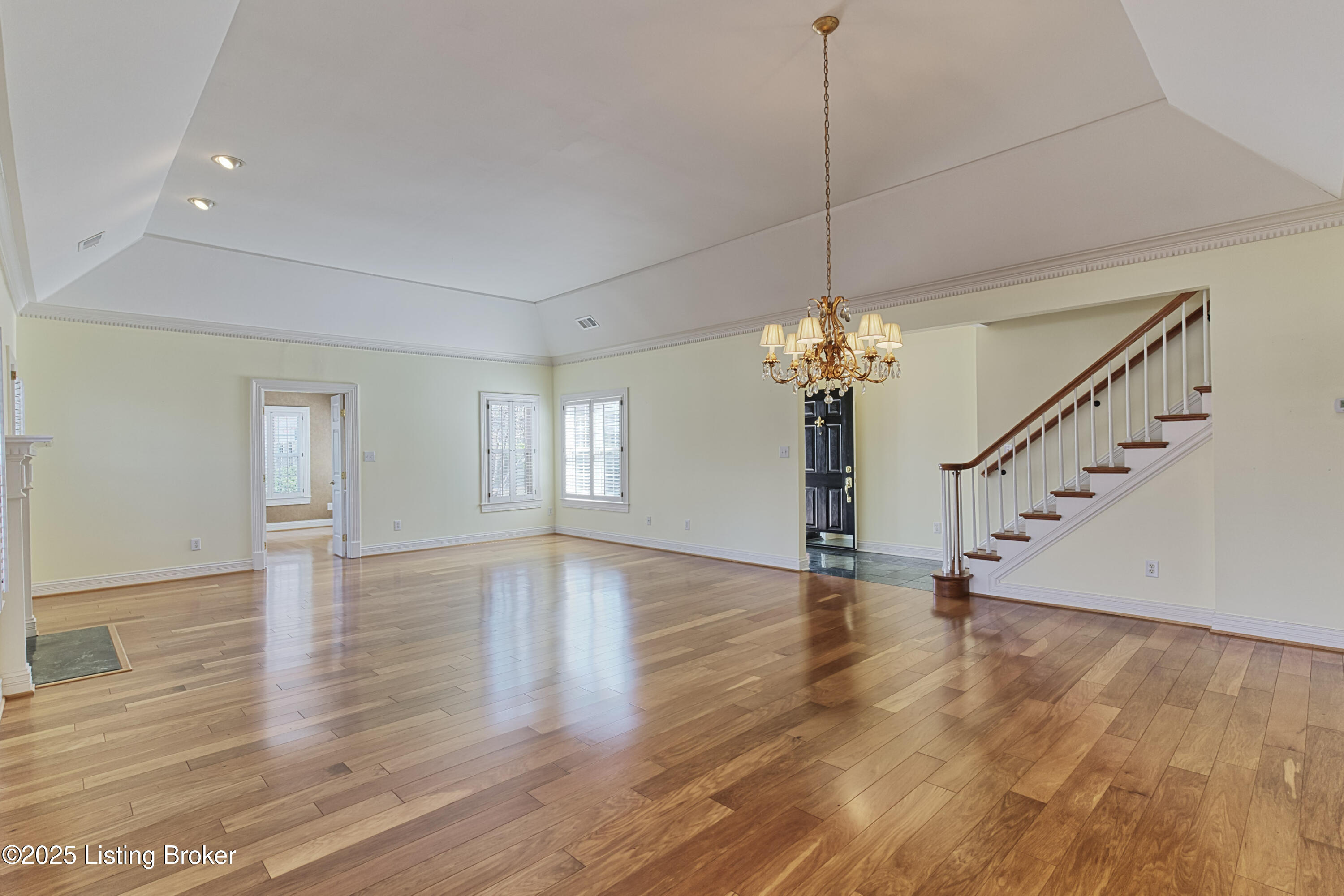 5916 Ashwood Bluff Dr