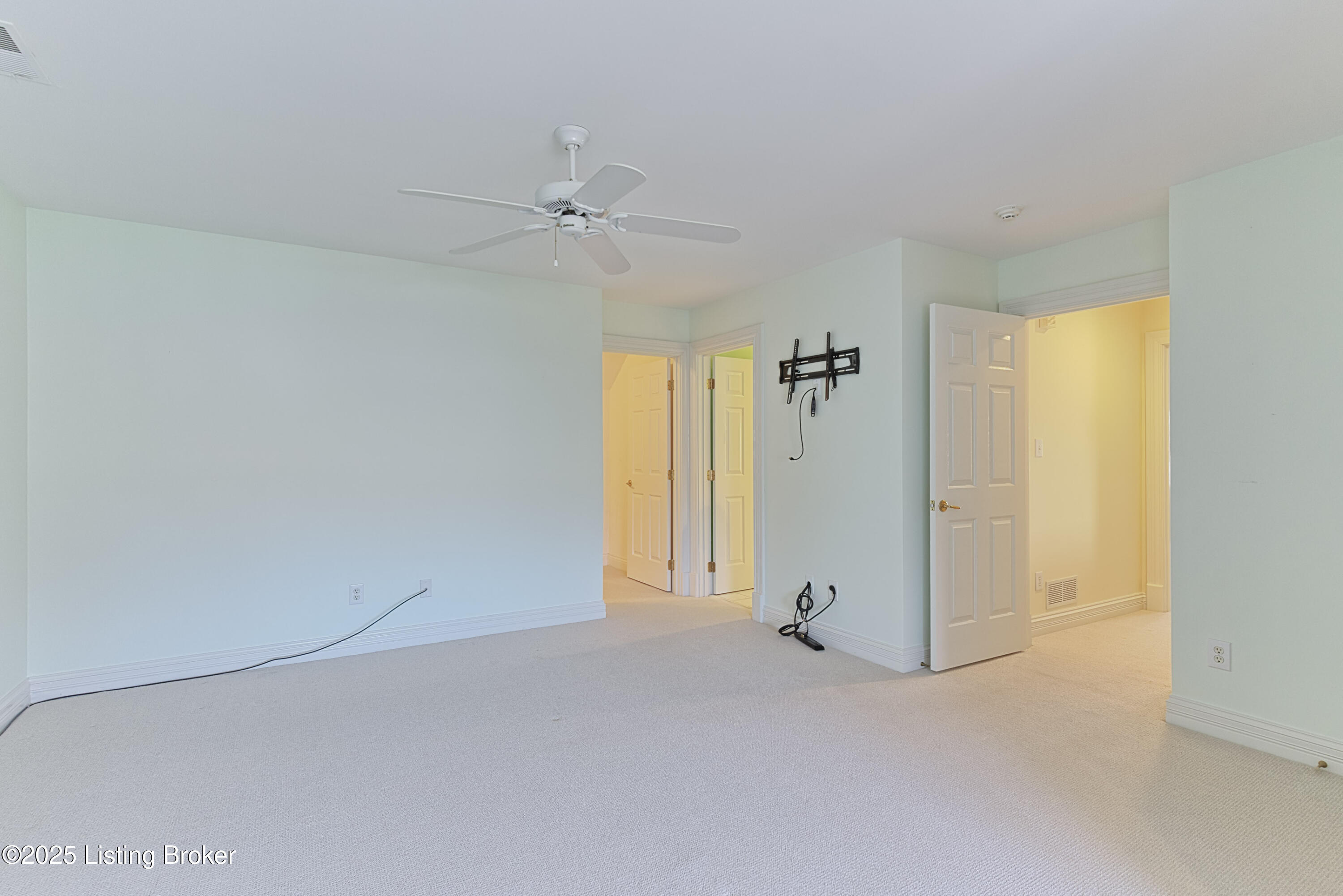 5916 Ashwood Bluff Dr