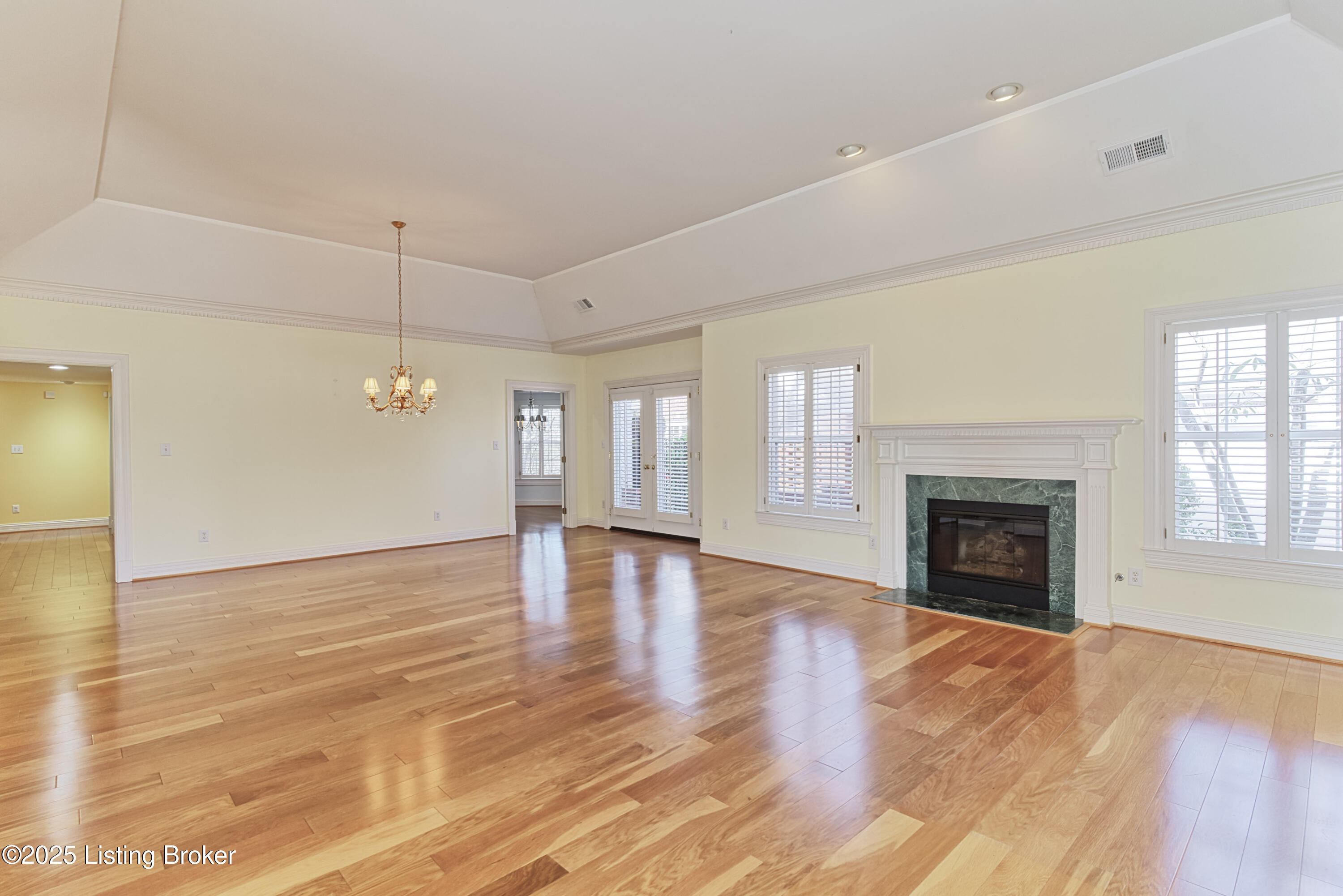 5916 Ashwood Bluff Dr