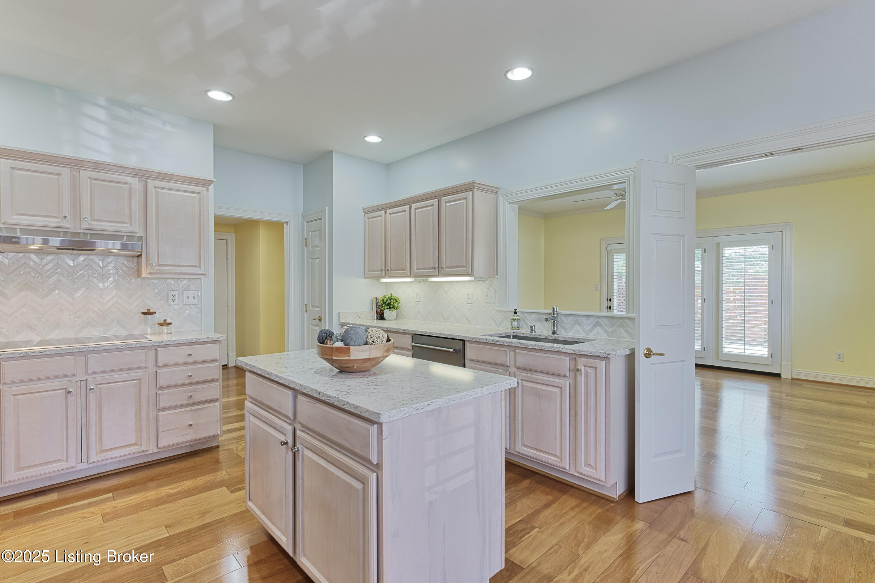 5916 Ashwood Bluff Dr