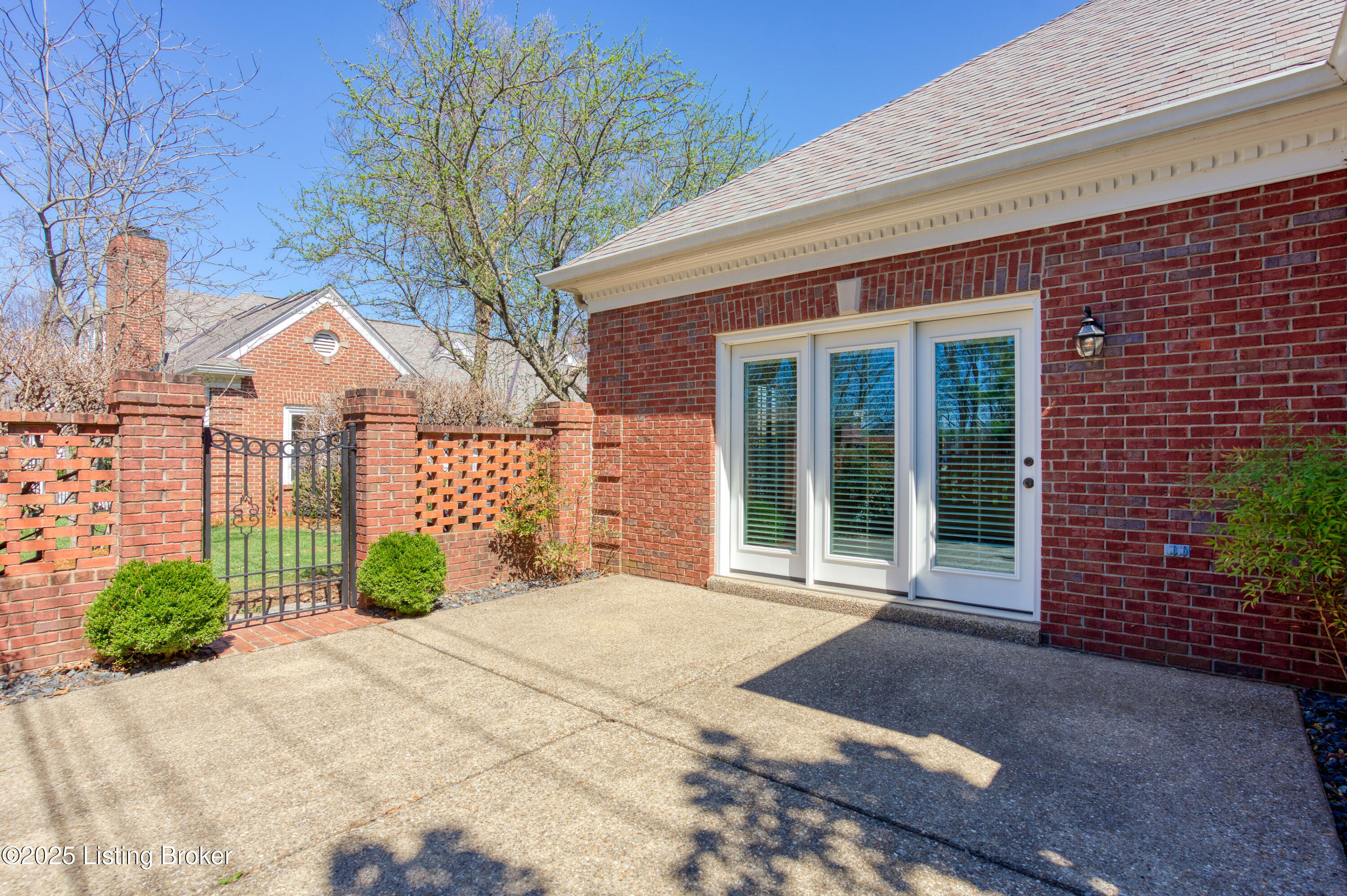 5916 Ashwood Bluff Dr