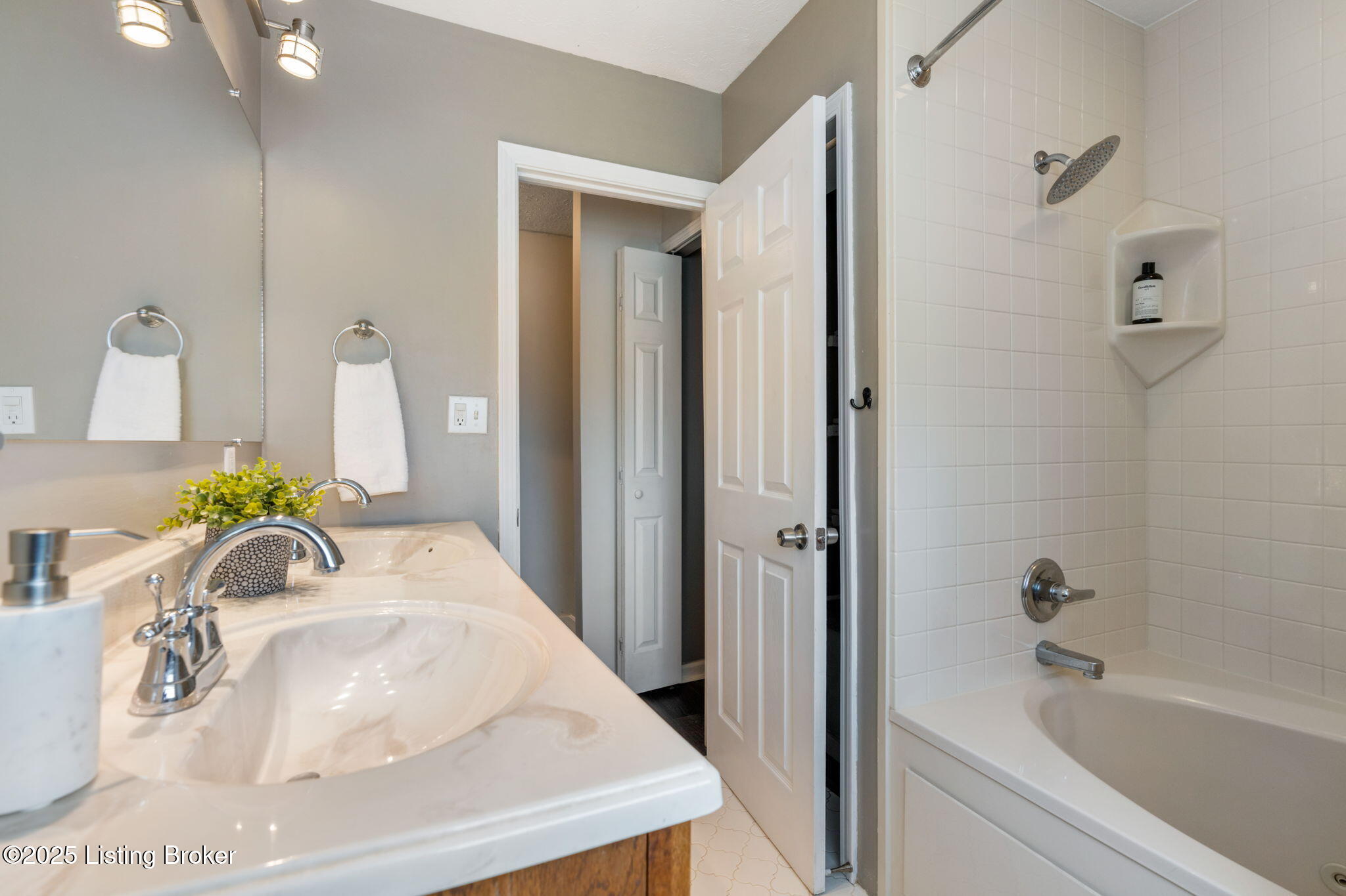 4409 Burgundy Dr