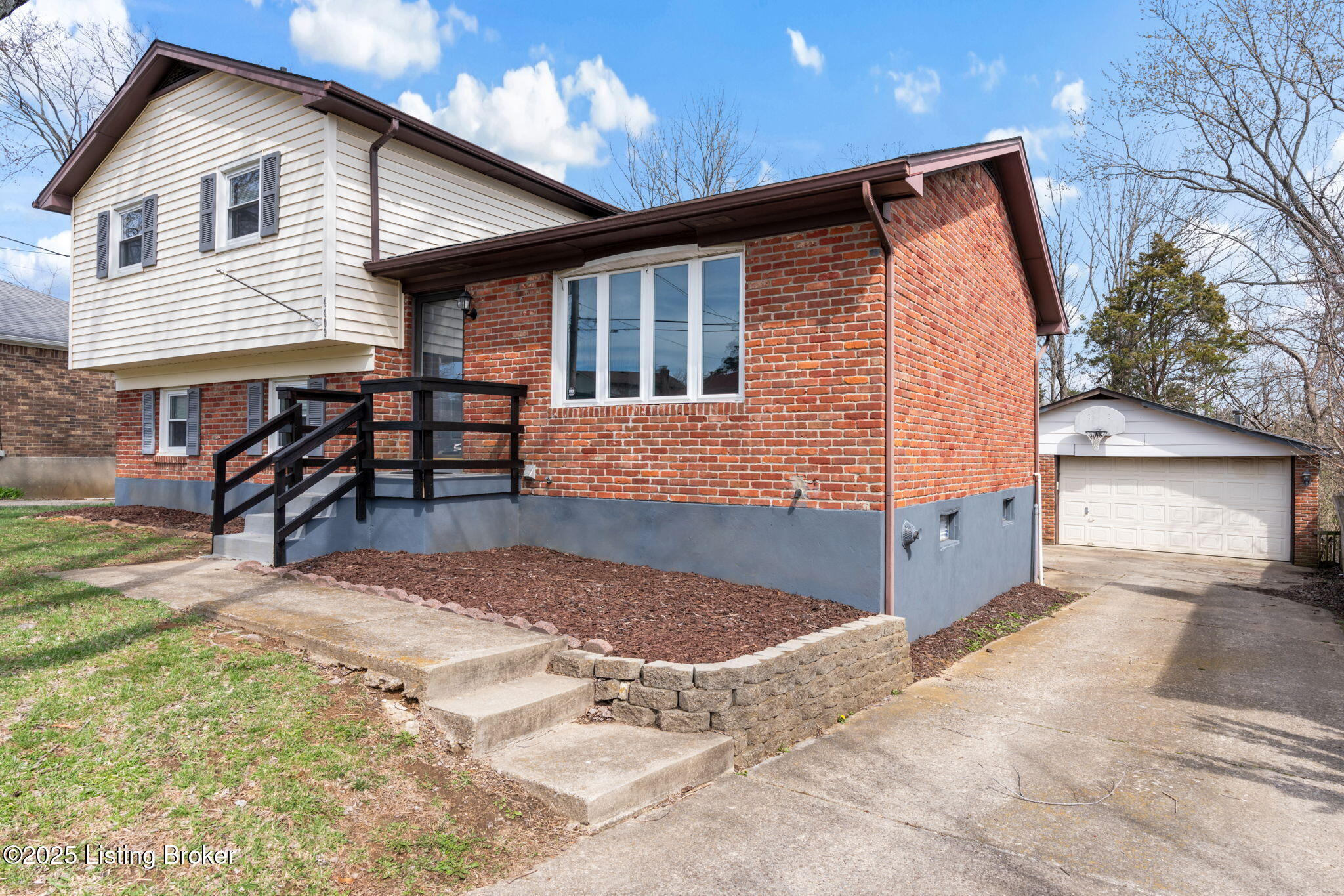 4409 Burgundy Dr
