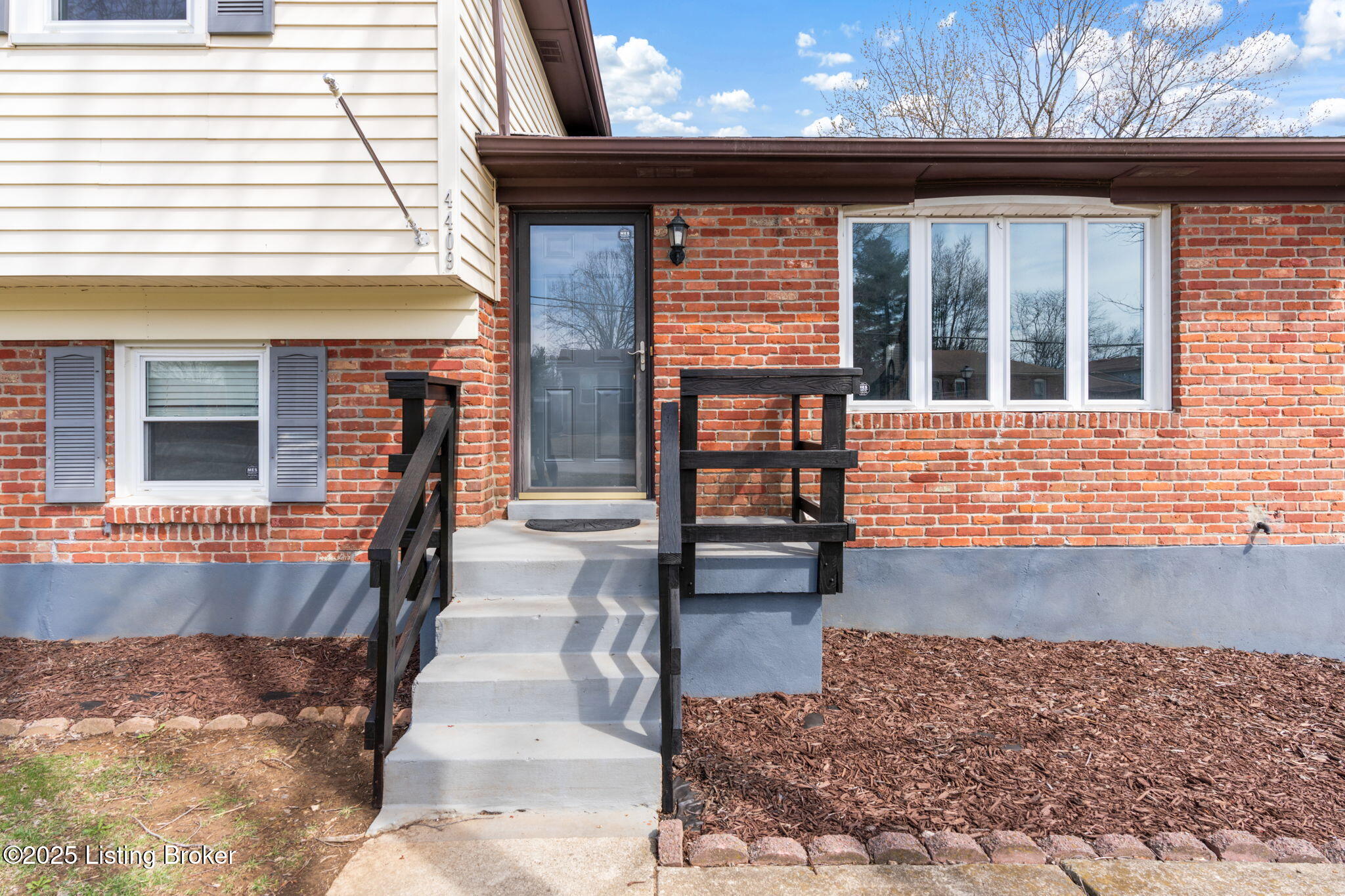 4409 Burgundy Dr