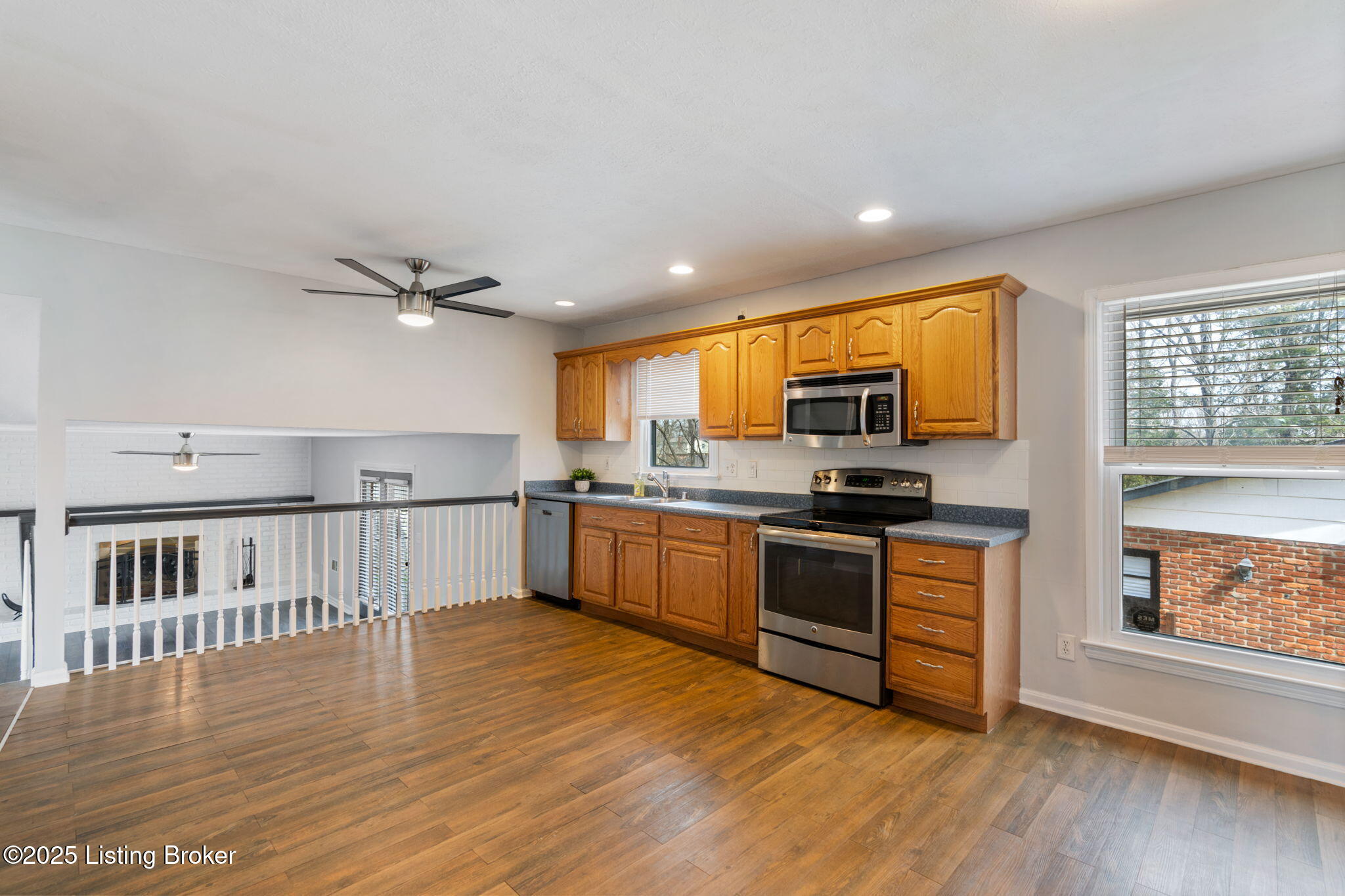 4409 Burgundy Dr