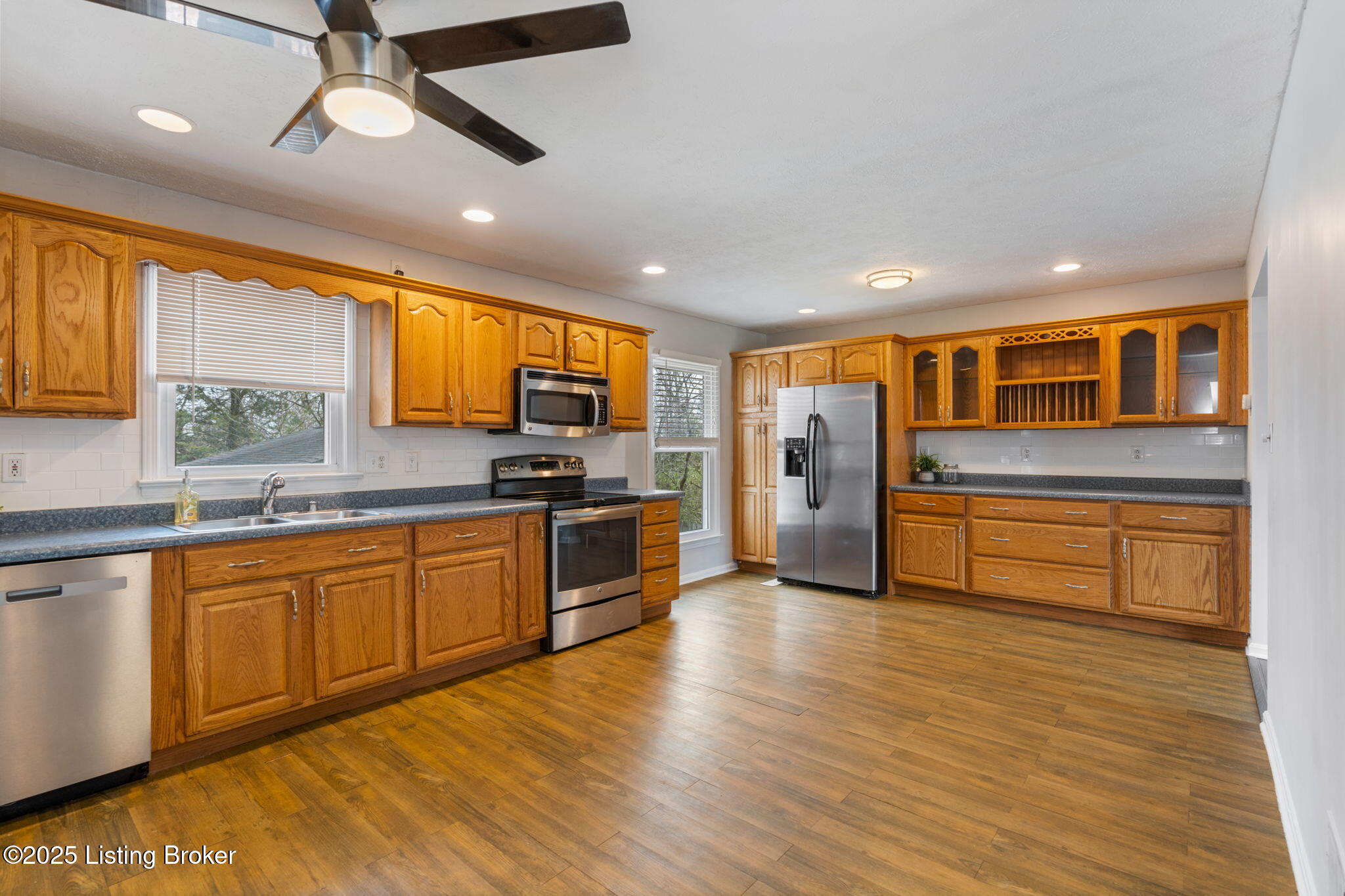 4409 Burgundy Dr