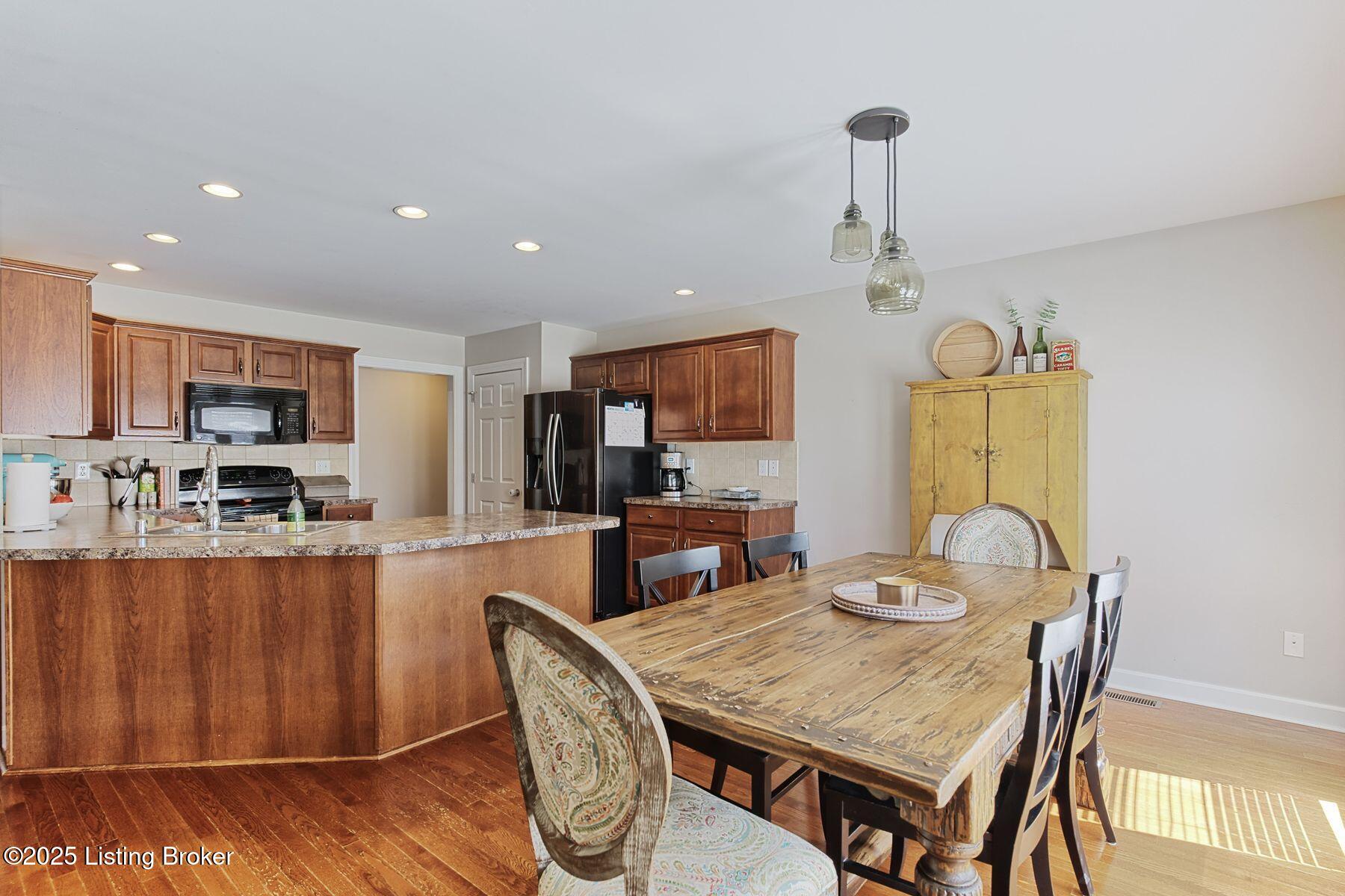 608 Davenport Dr