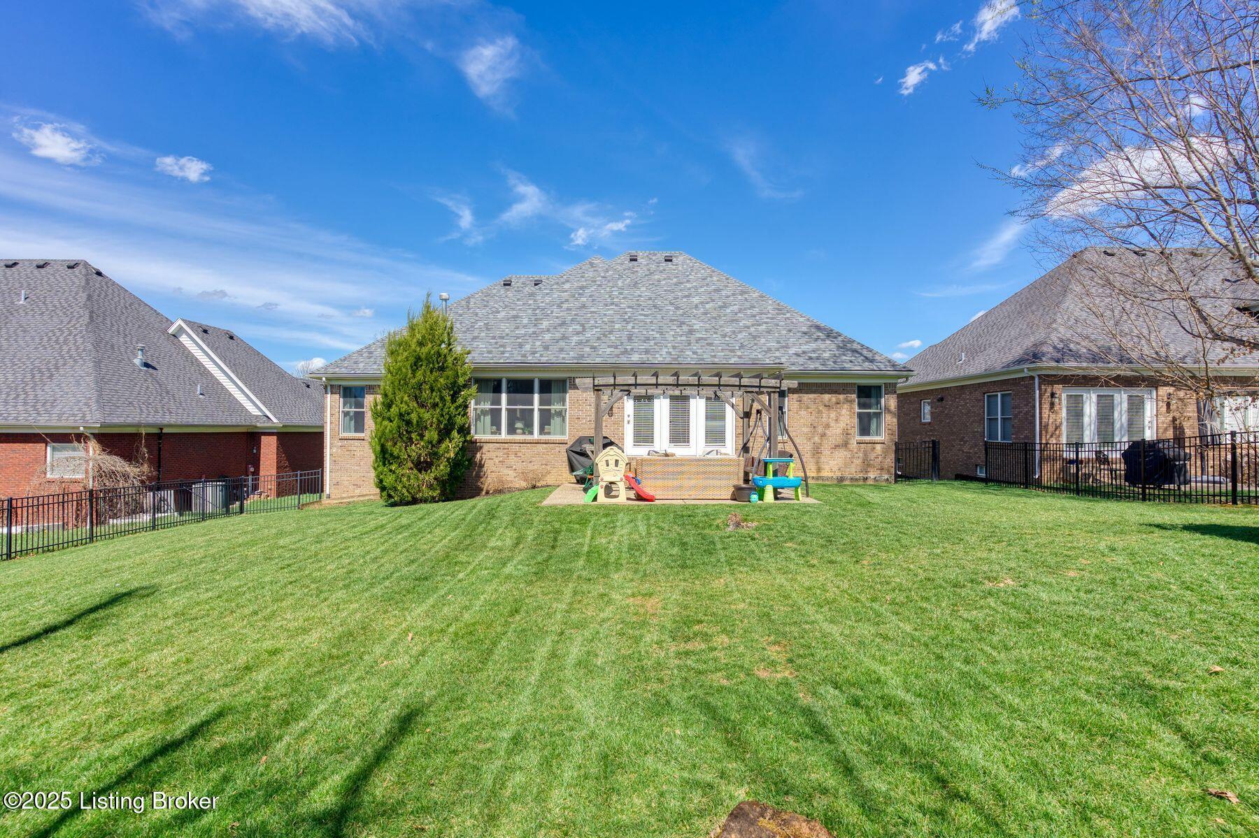 608 Davenport Dr