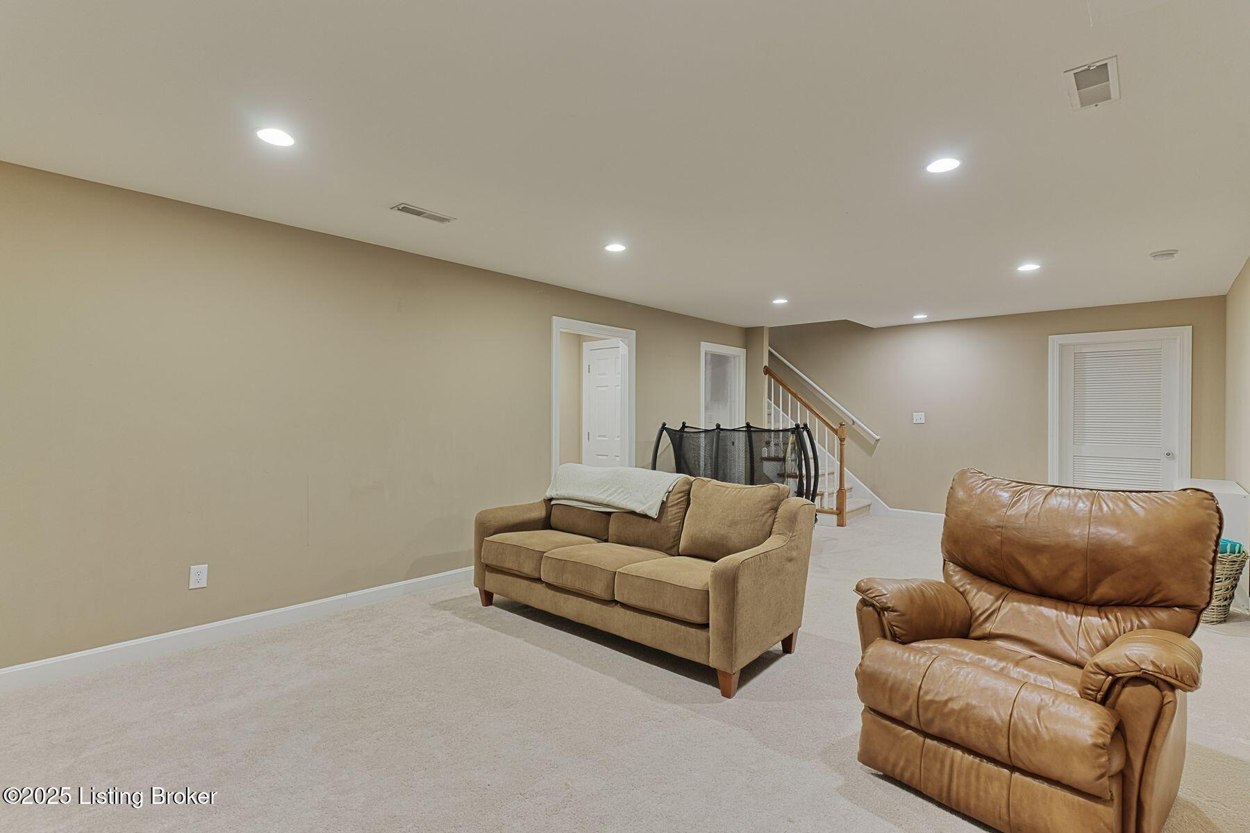 608 Davenport Dr