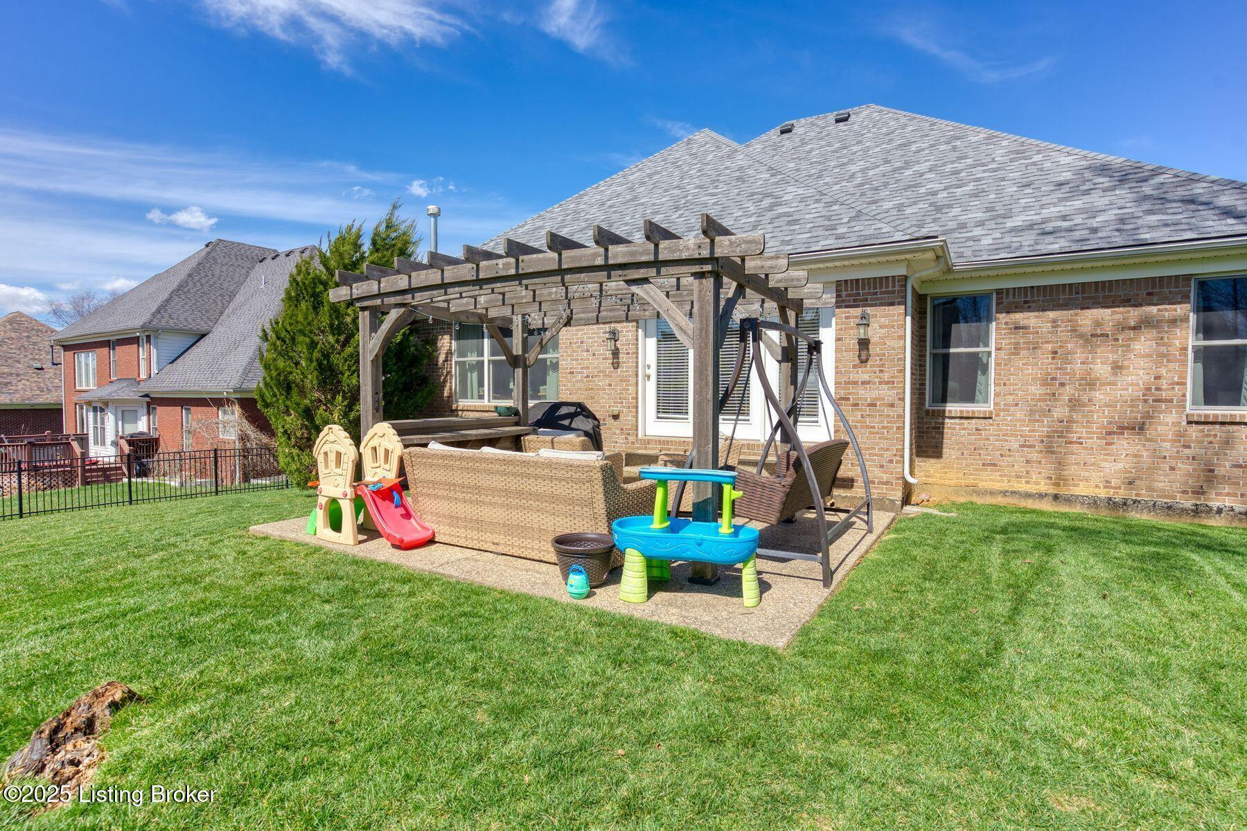 608 Davenport Dr