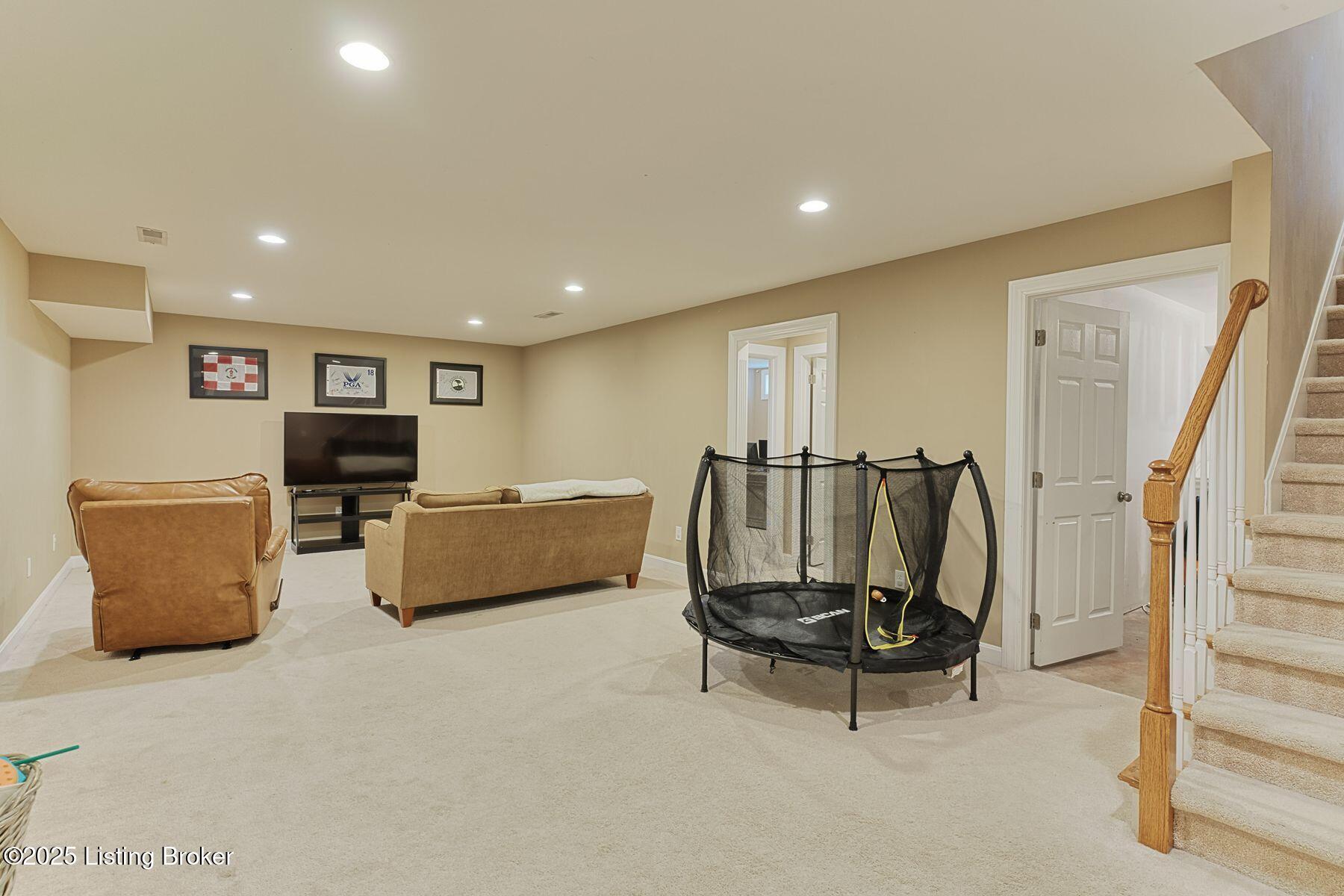 608 Davenport Dr