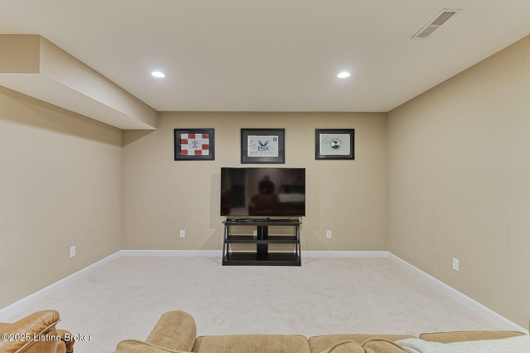 608 Davenport Dr