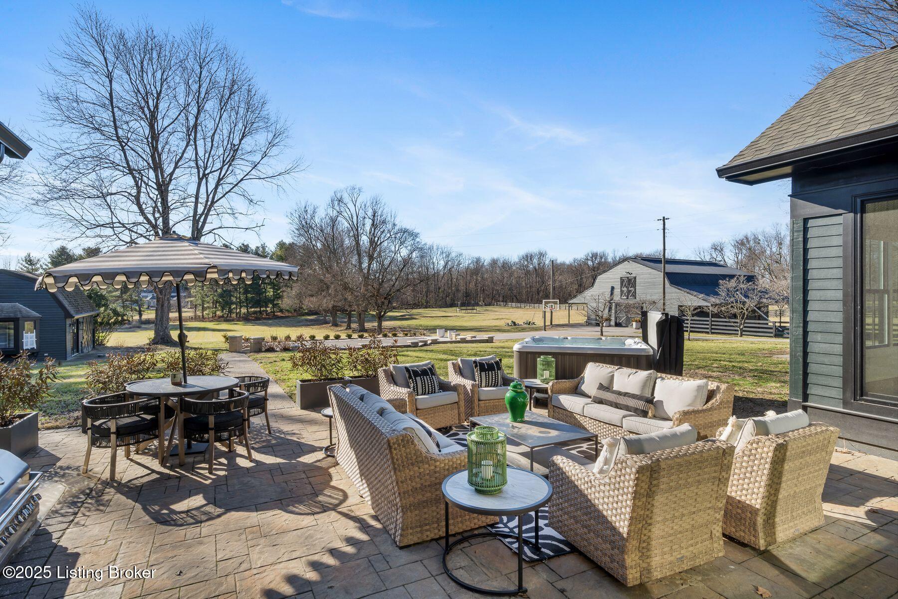 2704 Little Hills Ln