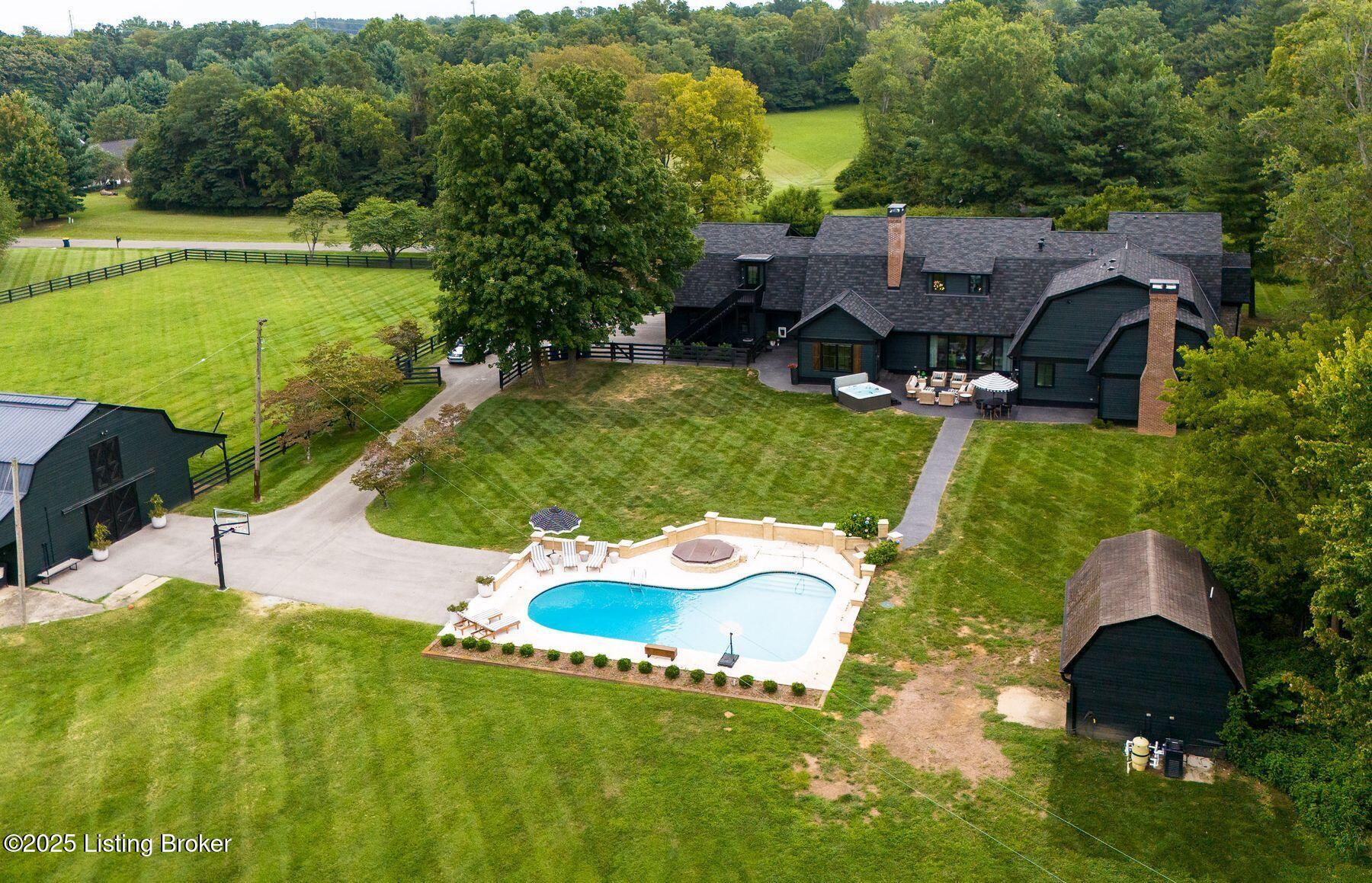 2704 Little Hills Ln