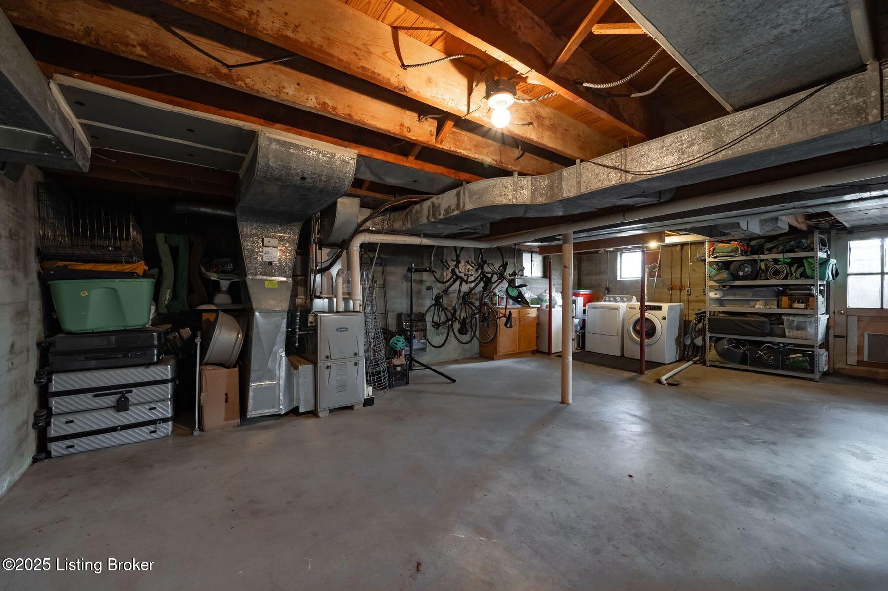 3424 Lexington Rd