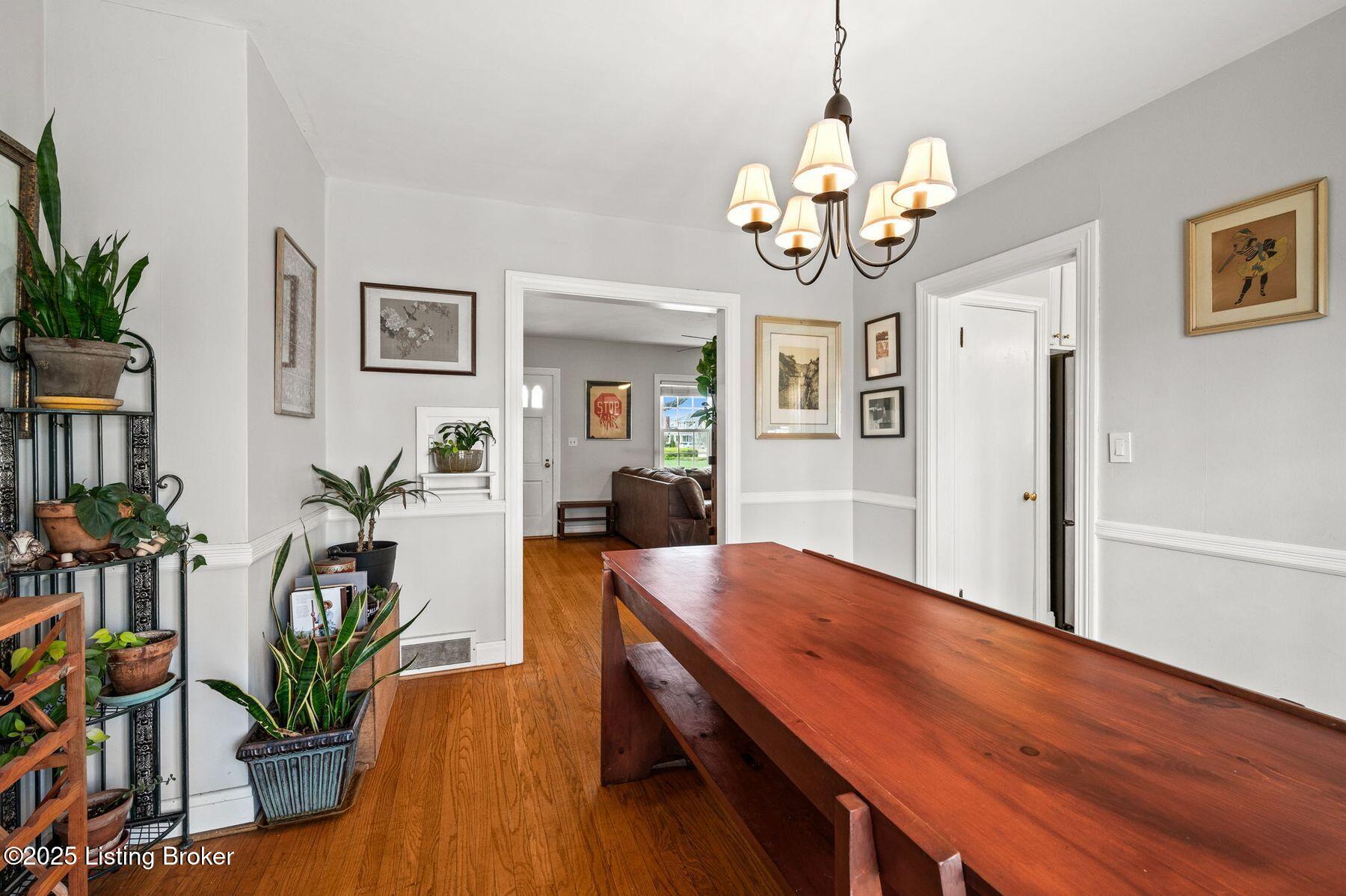 3424 Lexington Rd