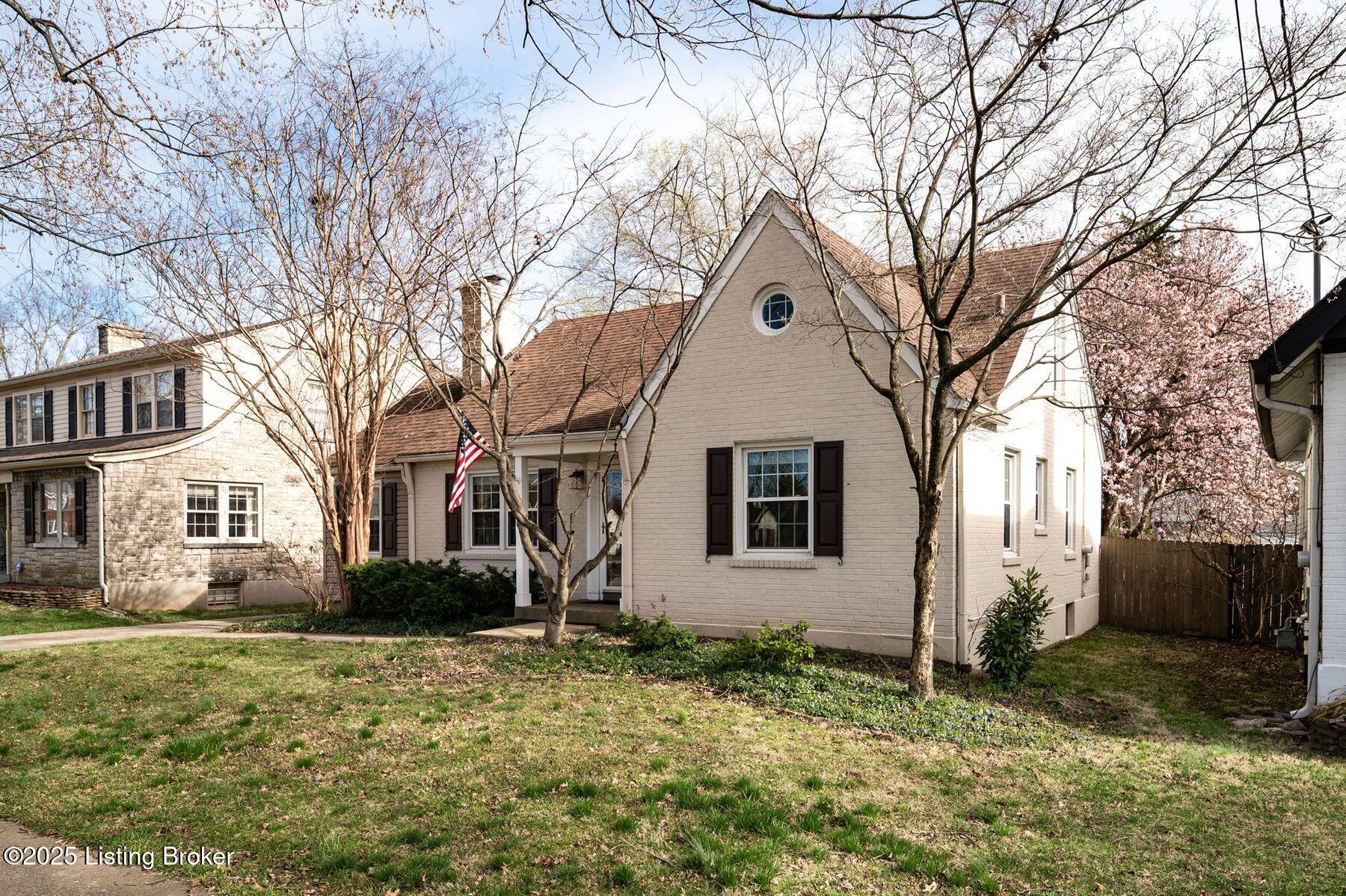 3424 Lexington Rd