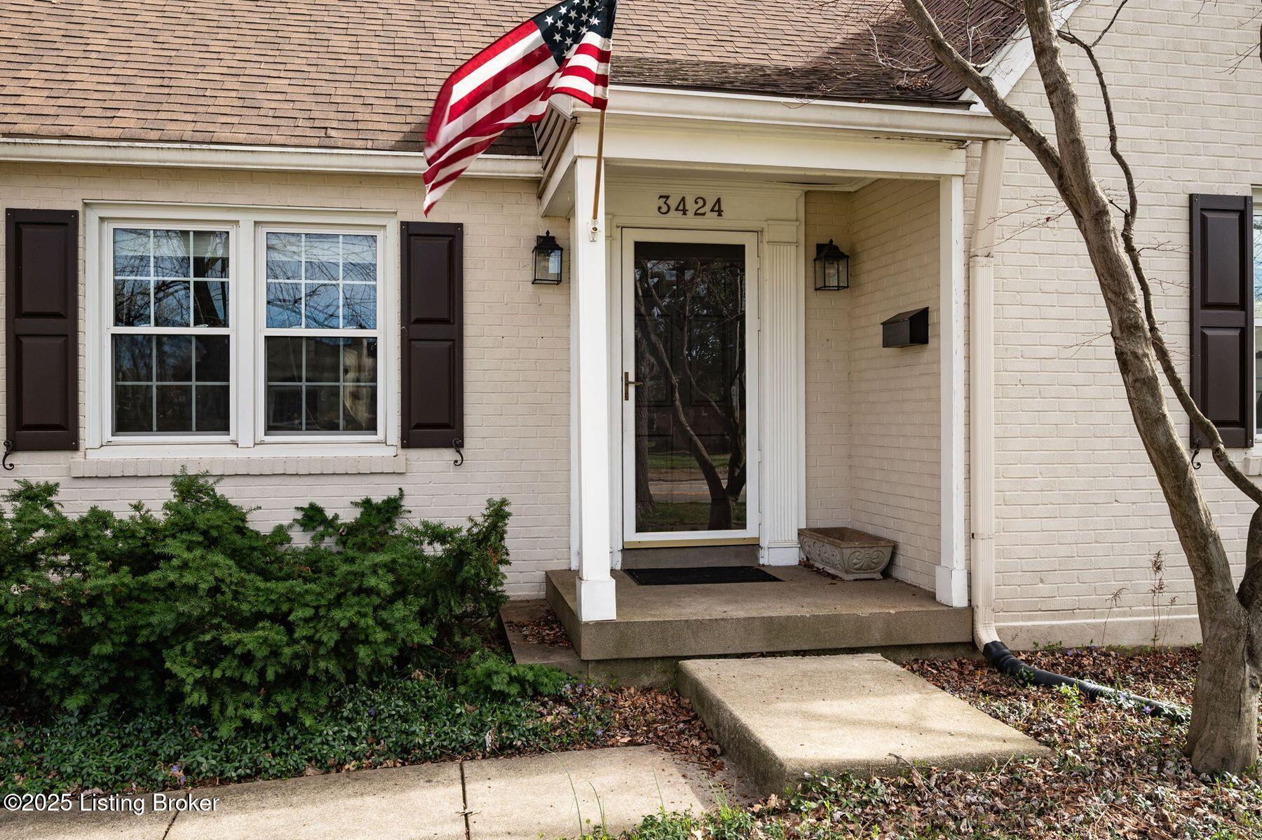 3424 Lexington Rd