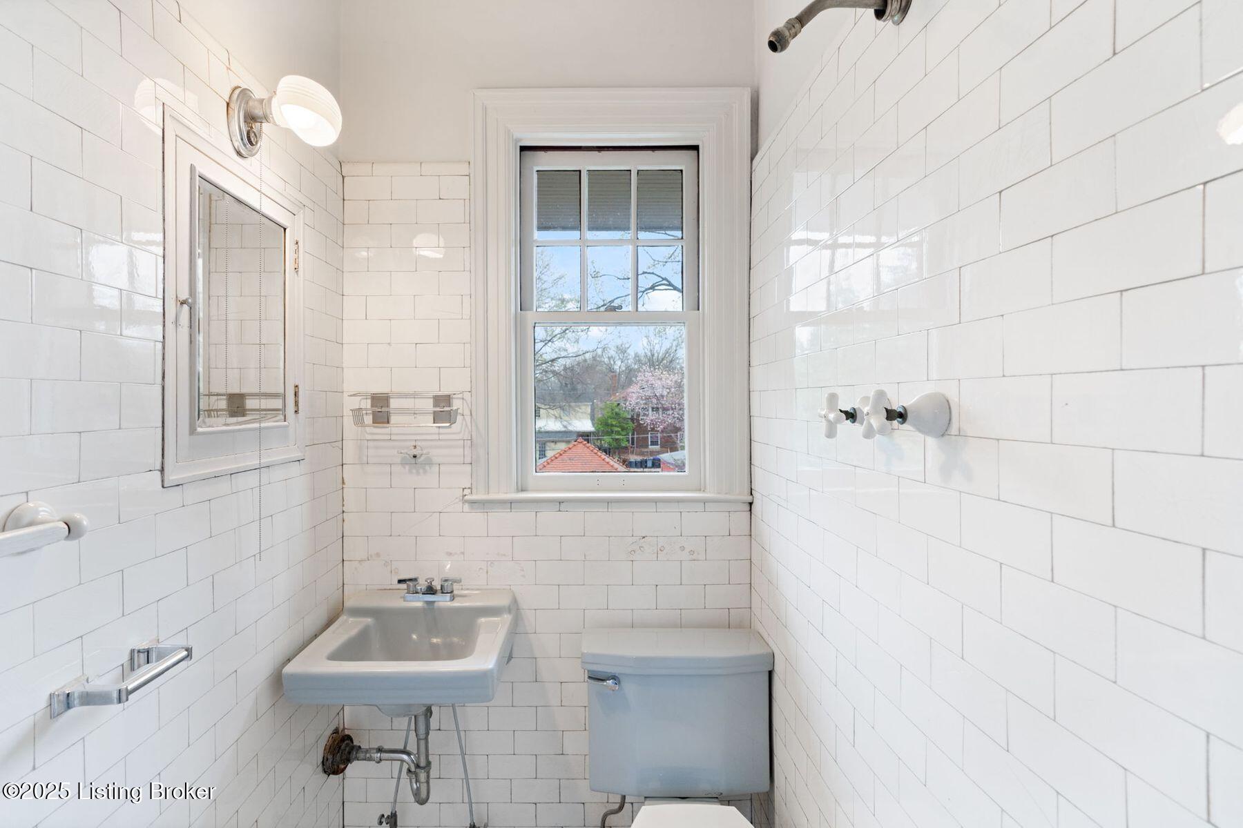 2061 Eastern Pkwy