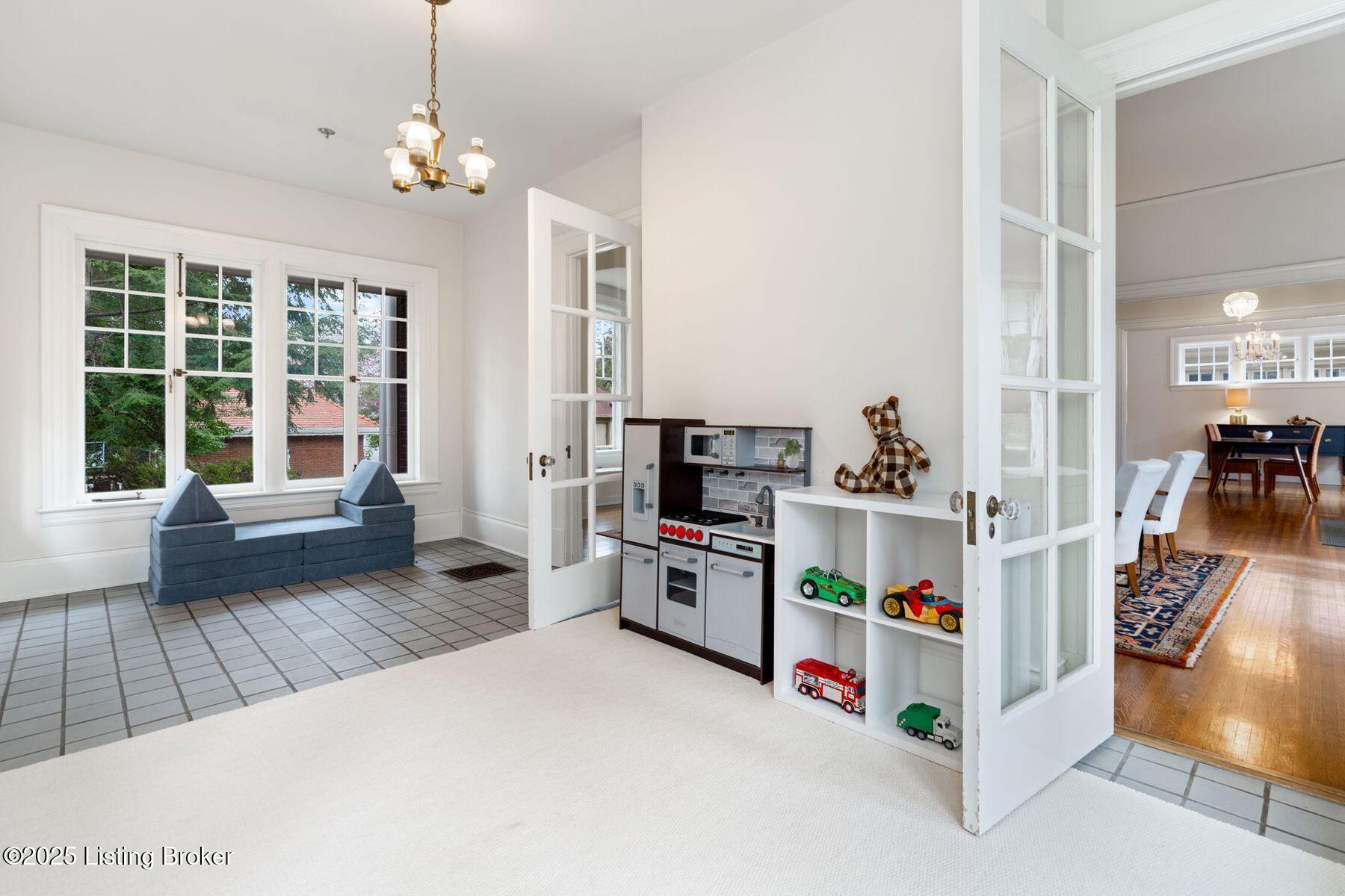 2061 Eastern Pkwy