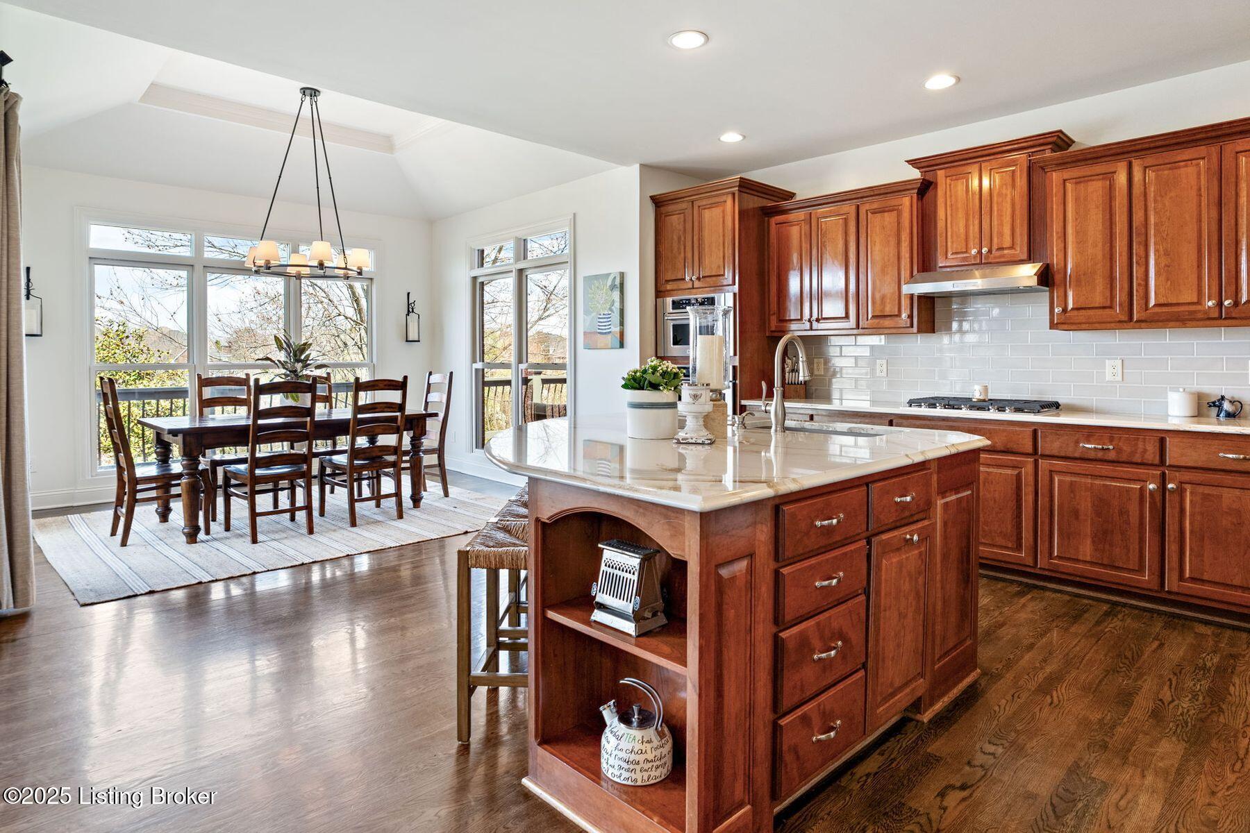 12723 Crestmoor Cir