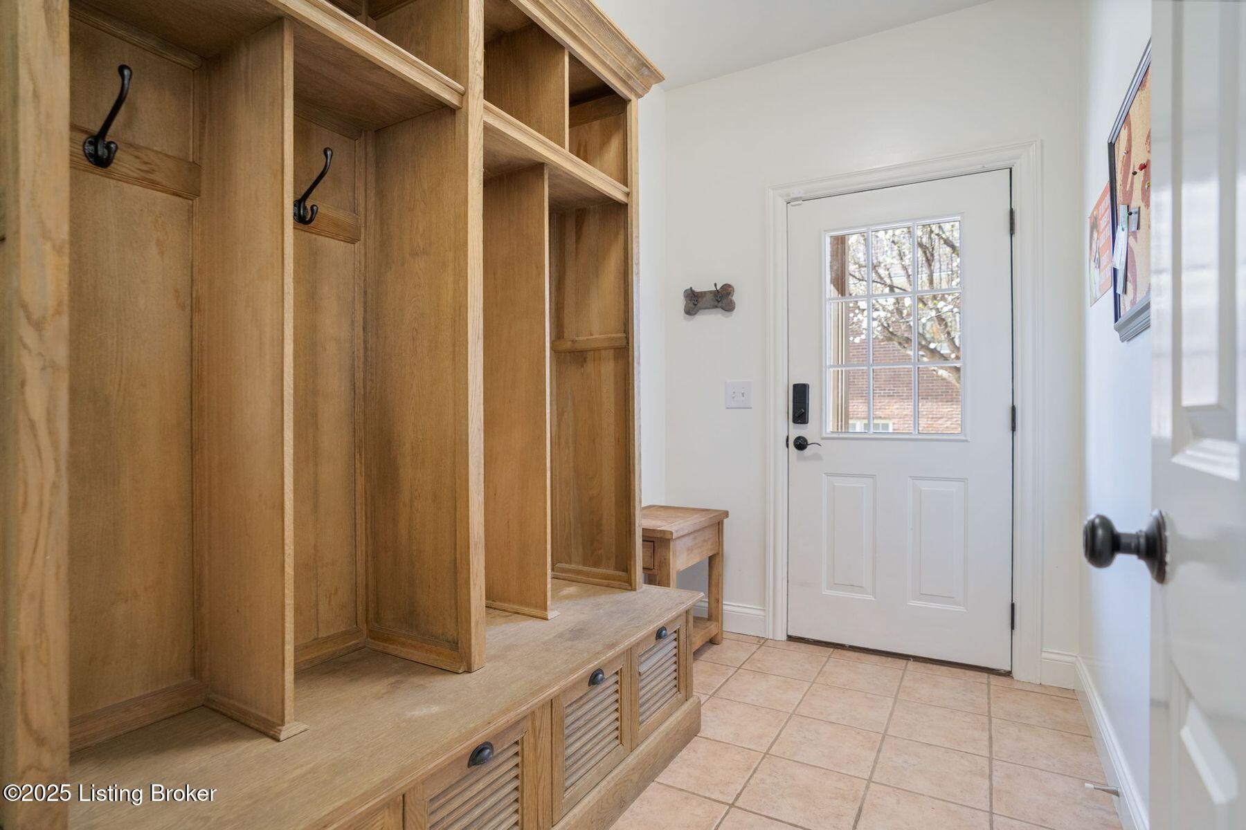 12723 Crestmoor Cir