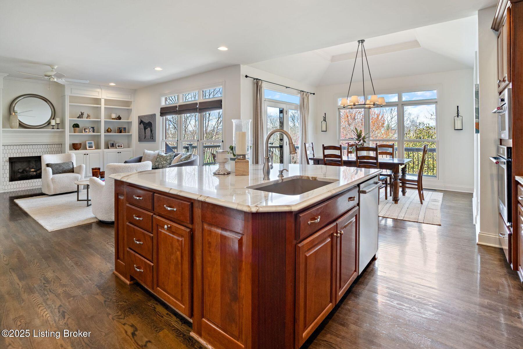 12723 Crestmoor Cir