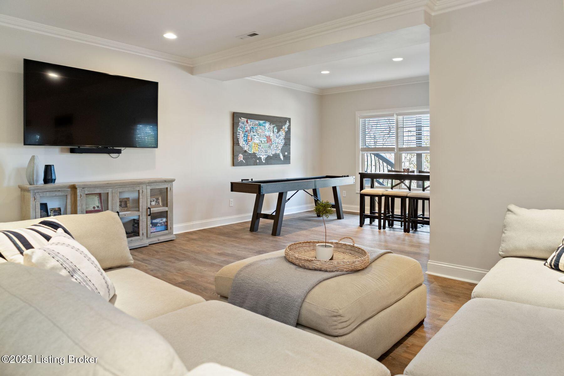 12723 Crestmoor Cir
