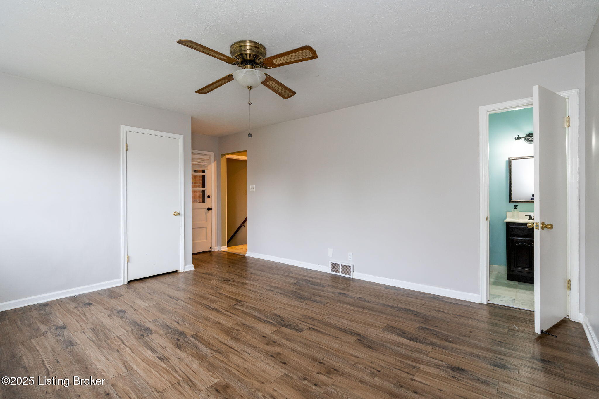 2606 Swing Dr