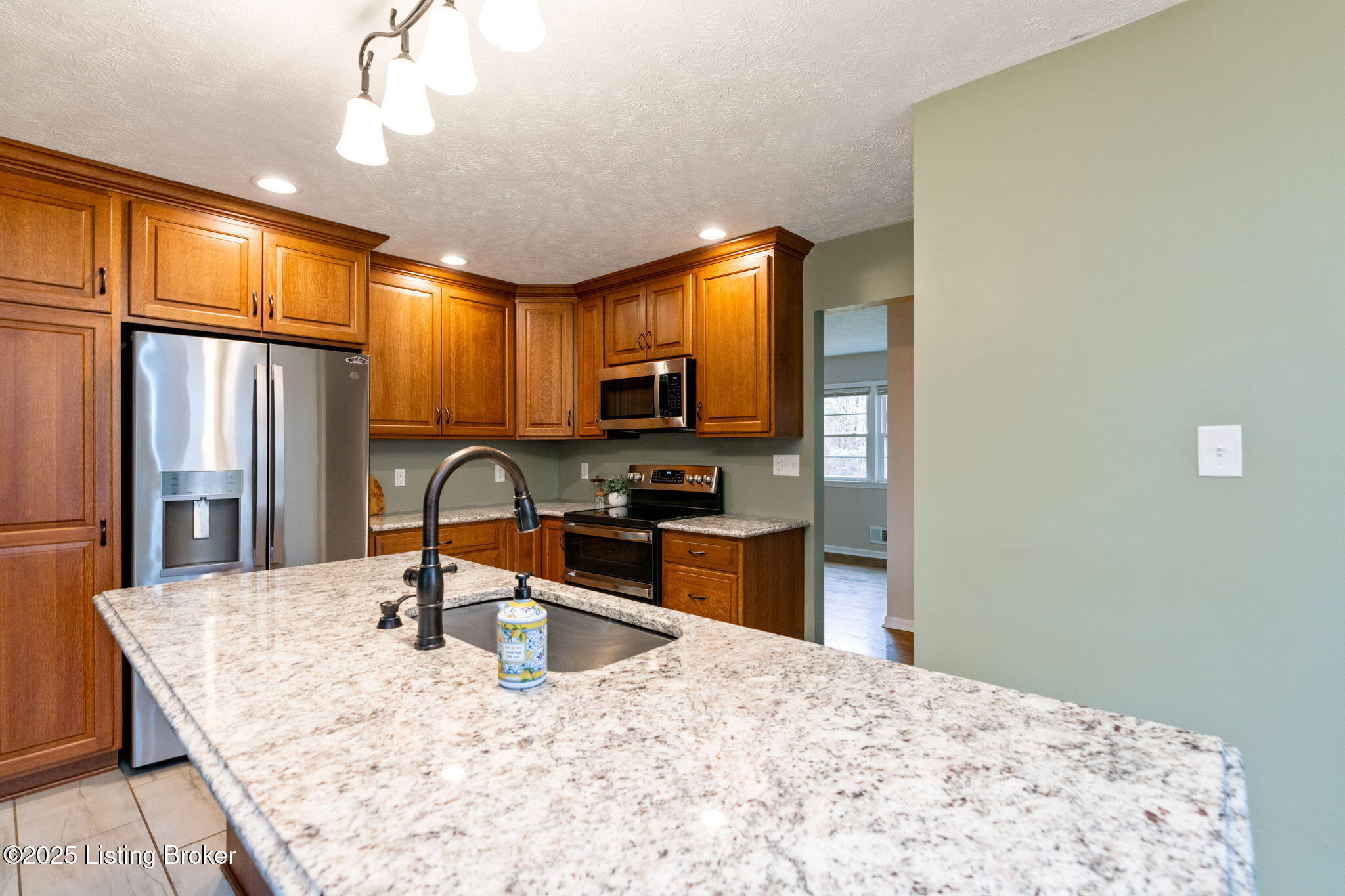2606 Swing Dr