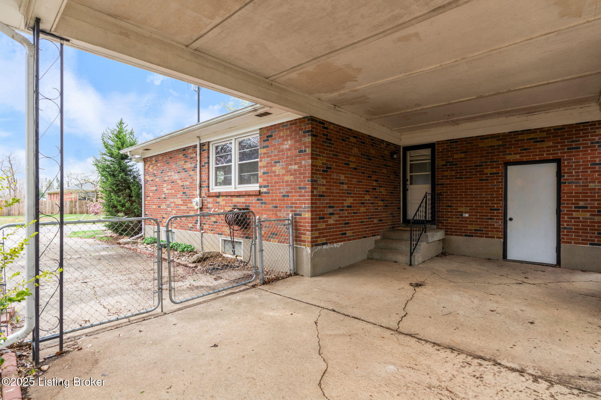 2606 Swing Dr