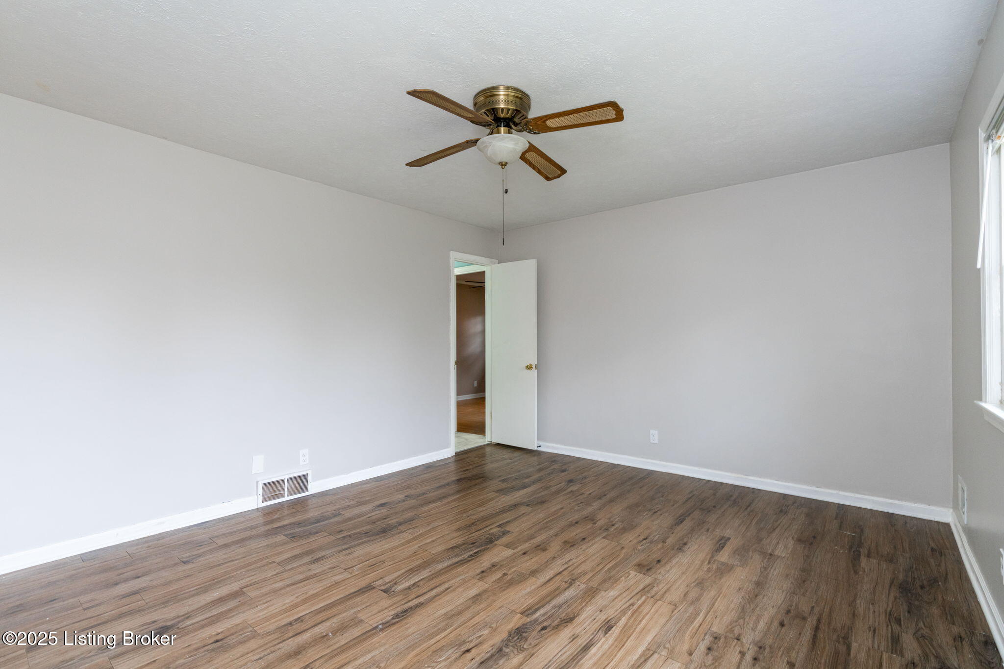 2606 Swing Dr