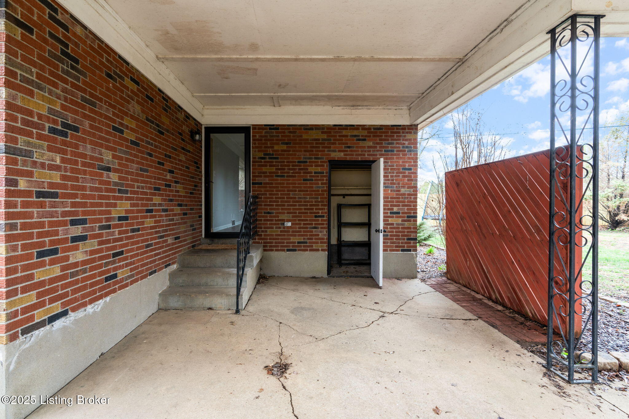 2606 Swing Dr