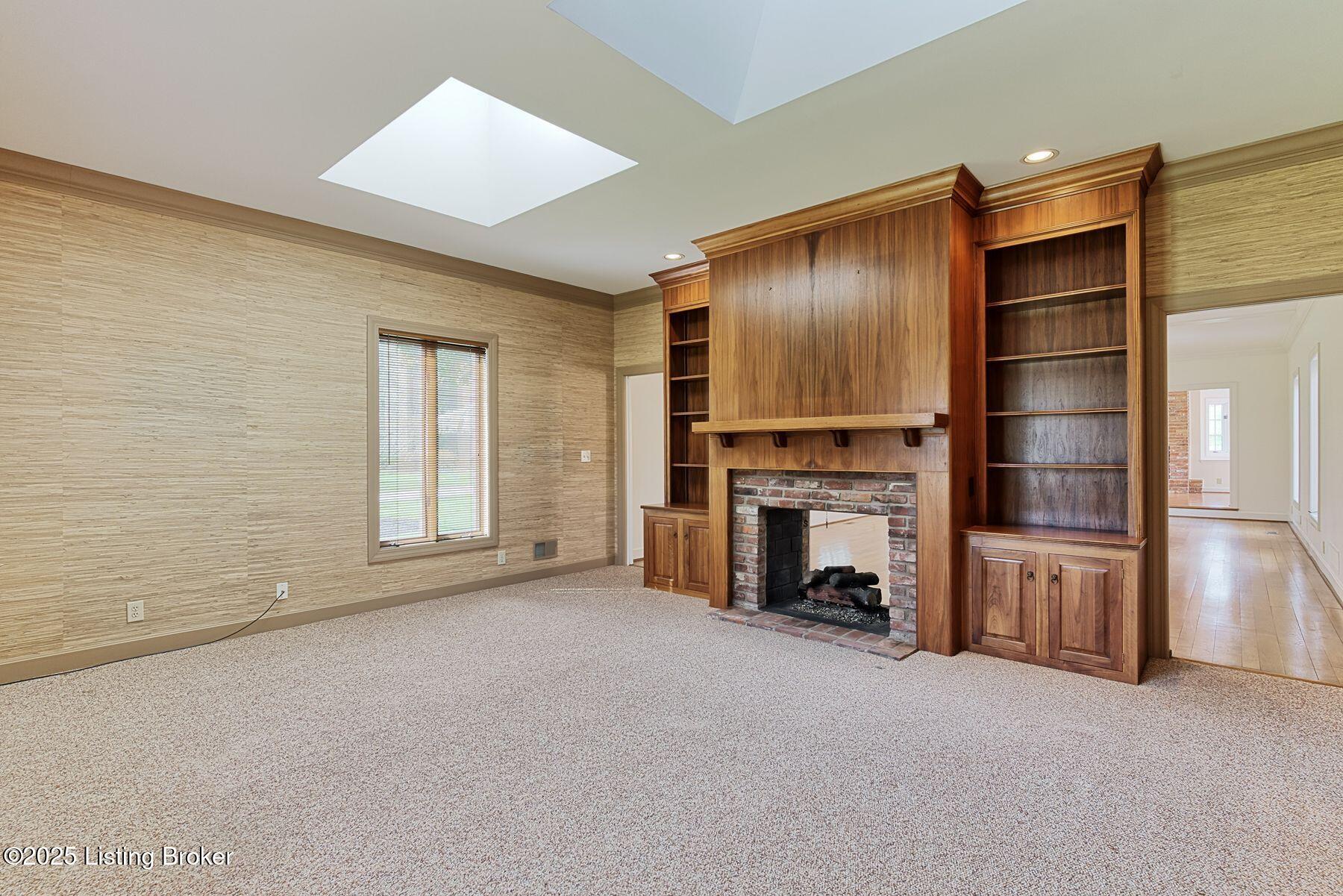 328 Blankenbaker Ln