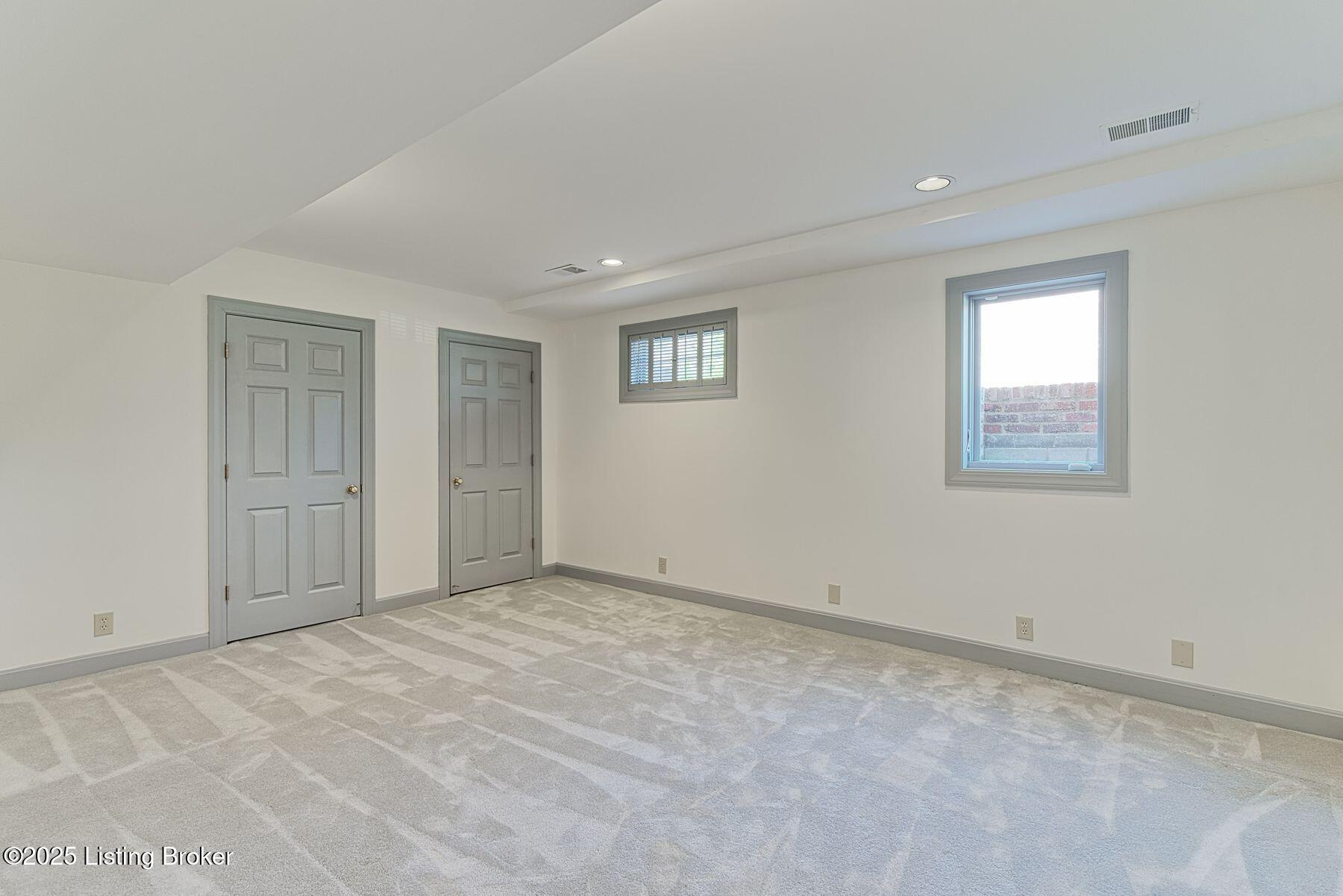 328 Blankenbaker Ln