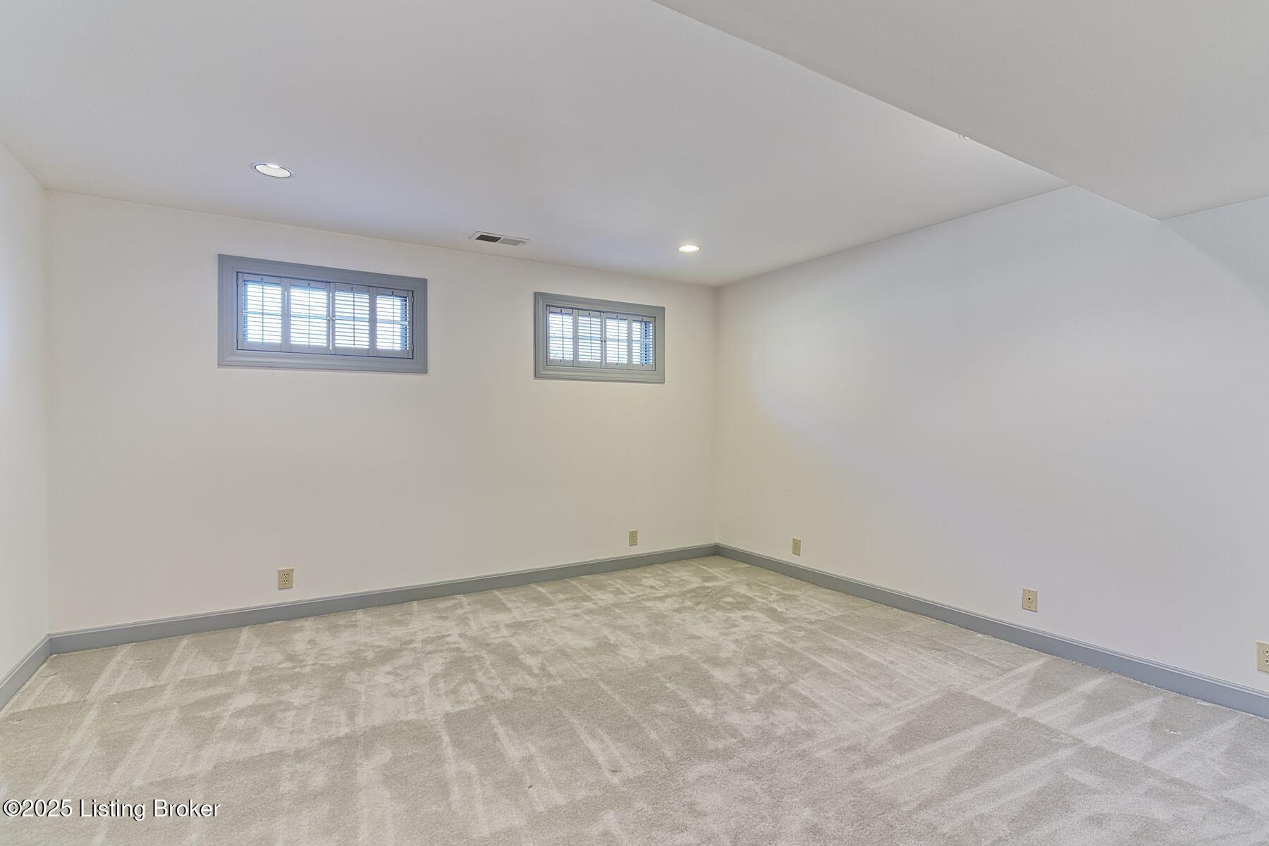 328 Blankenbaker Ln