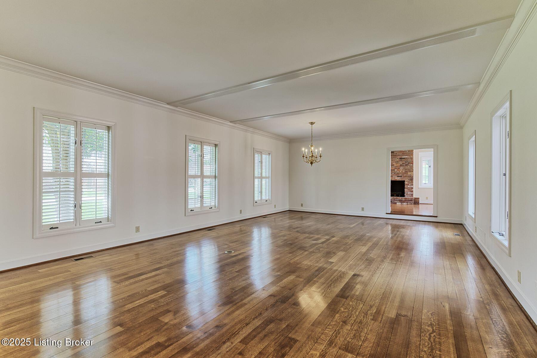 328 Blankenbaker Ln