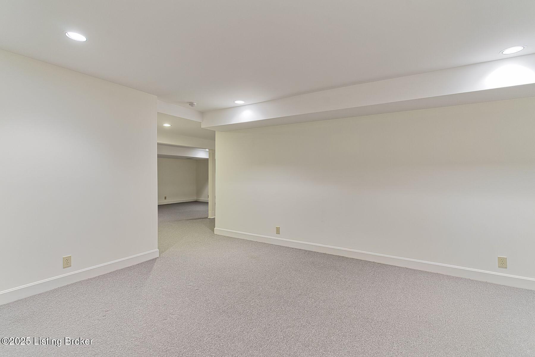 328 Blankenbaker Ln